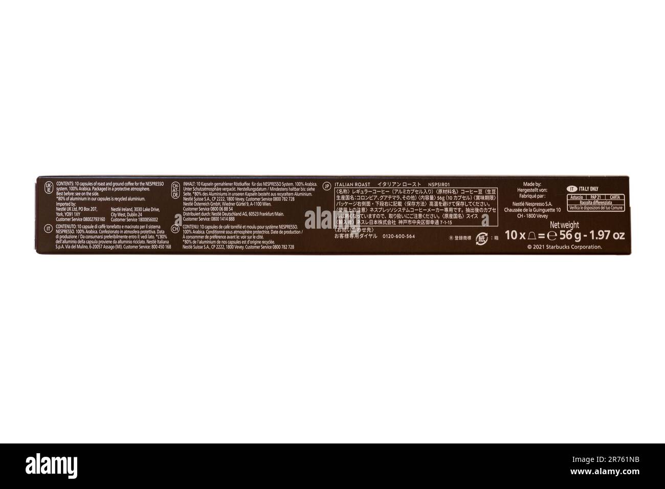 Informationen auf der Verpackung von Starbucks Italian Style Roast Kaffeekapseln von Nespresso in vielen verschiedenen Sprachen isoliert auf weißem Hintergrund Stockfoto