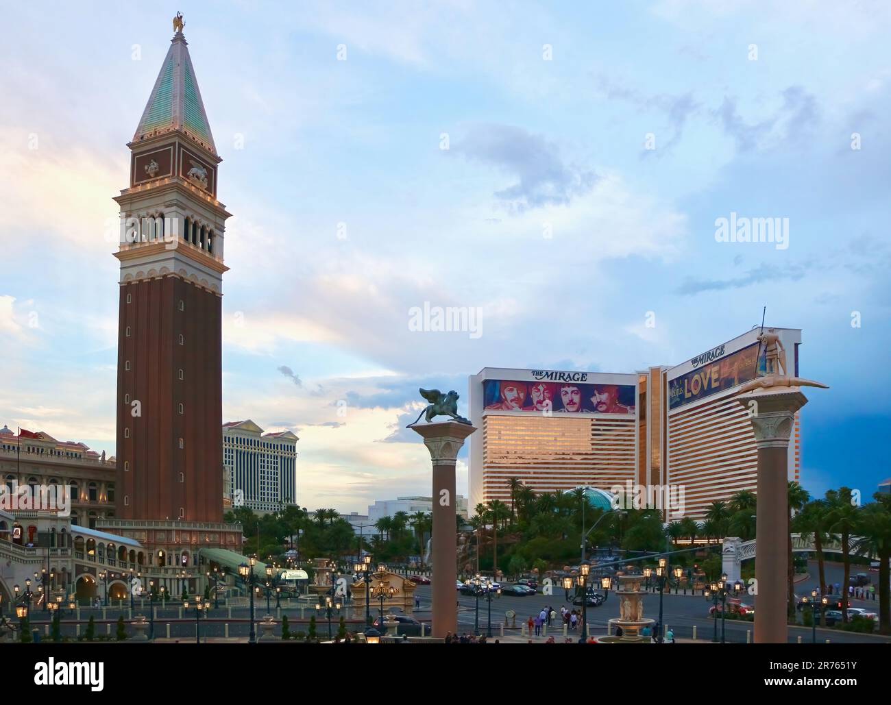 Im venezianischen Hotel und Casino mit dem Mirage Hotel und Casino Las Vegas Nevada USA könnt ihr das St. Mark's Campanile nachspielen Stockfoto