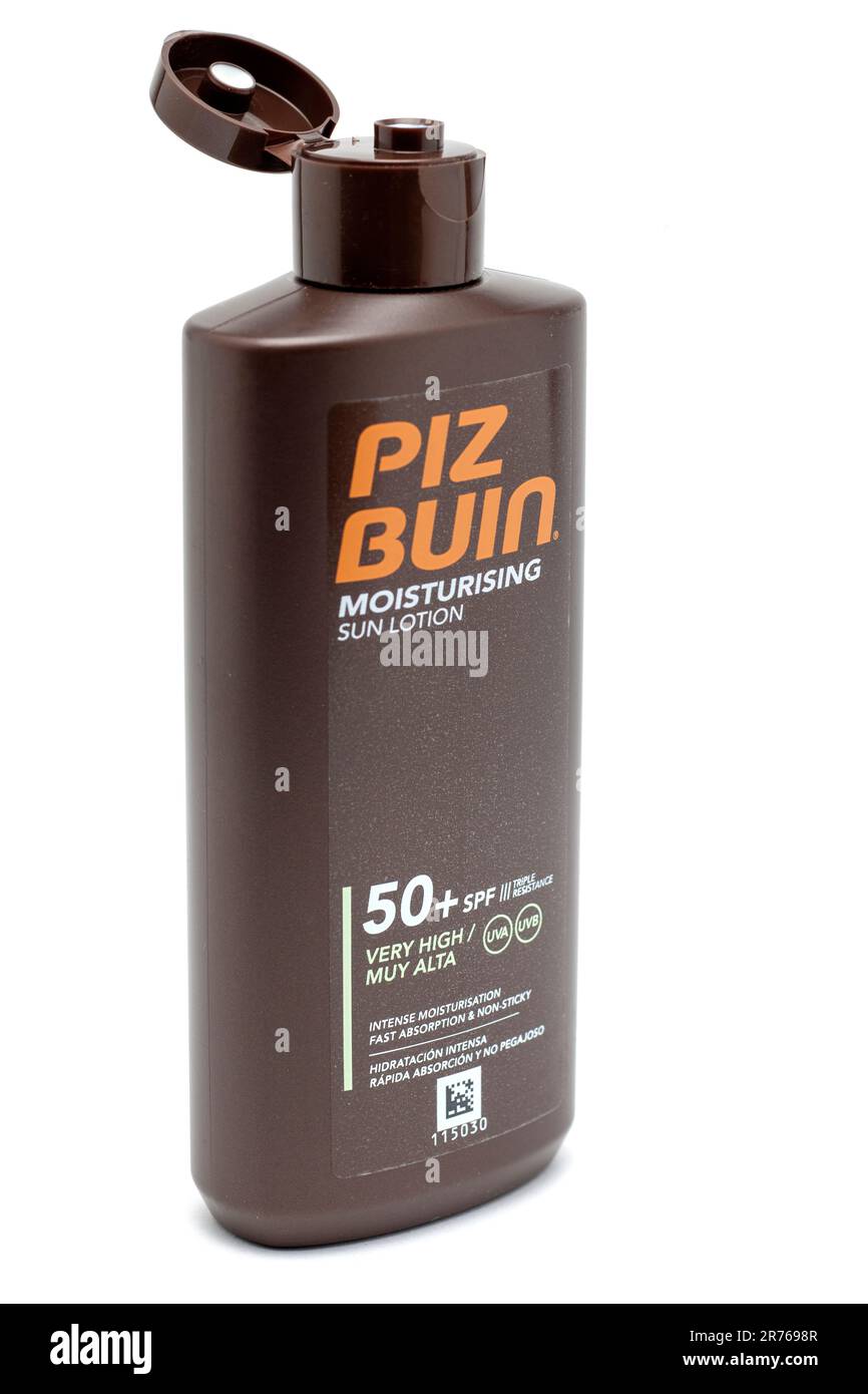 Behälter mit feuchtigkeitsspendender Sonnenlotion Piz Buin Stockfoto