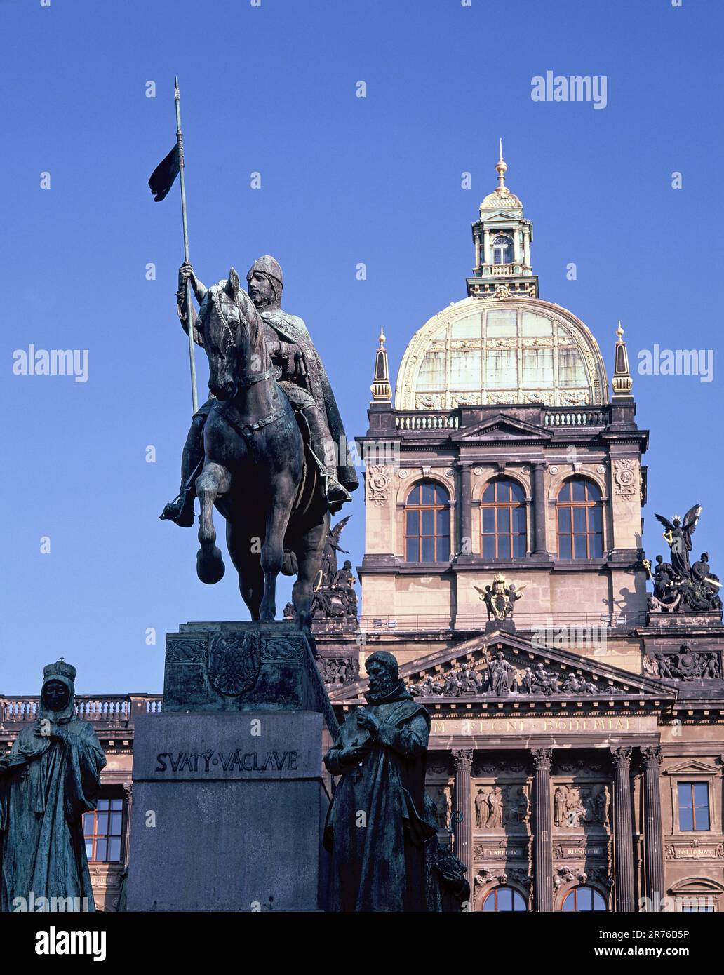 Tschechische Republik. Prager Stadt. Statue des Heiligen Wenzels. Nationalmuseum. Stockfoto