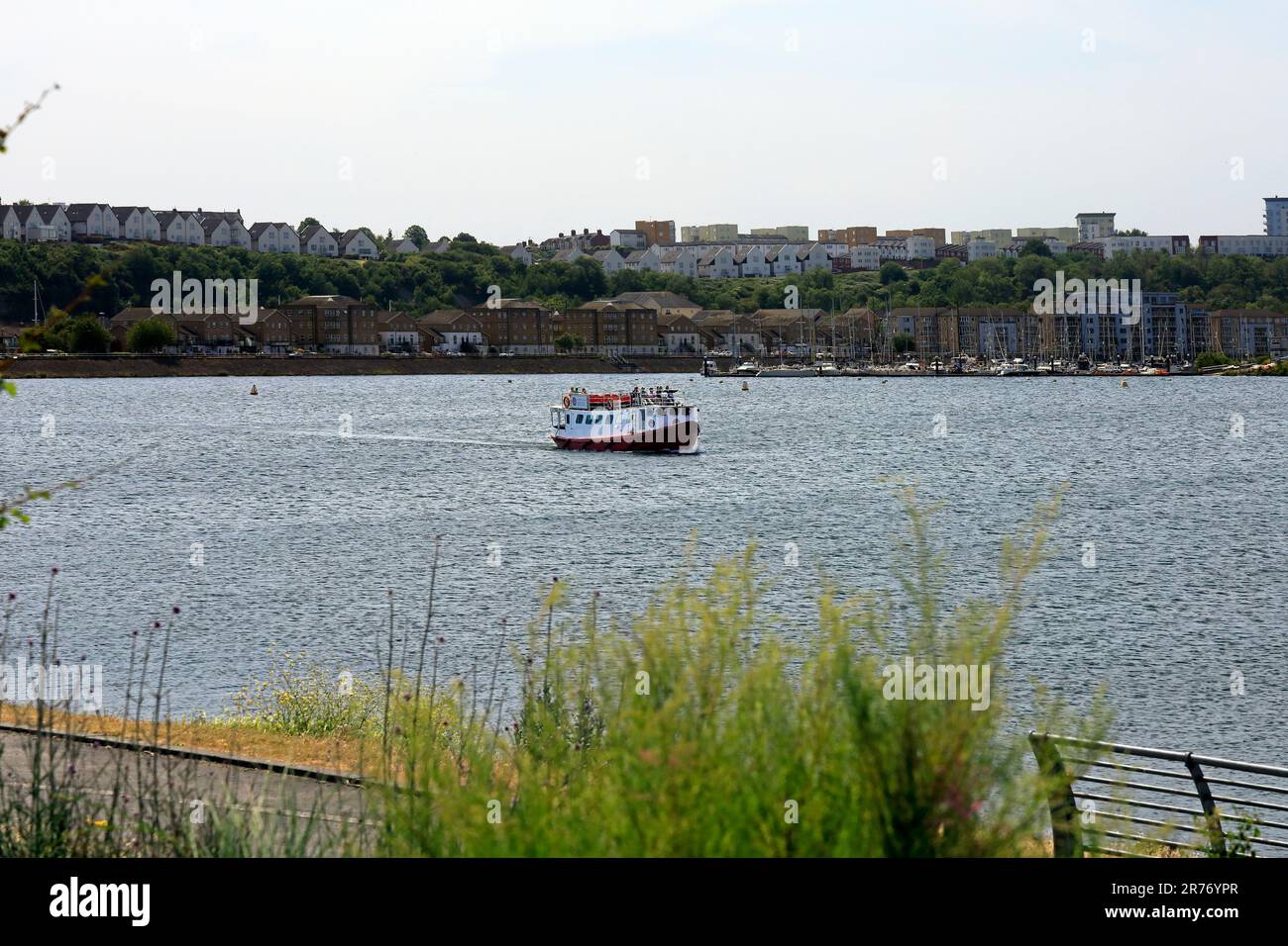 Vergnügungsboot in Cardiff Bay, Cardiff Szene. Juni 2023. Sommer. Stockfoto