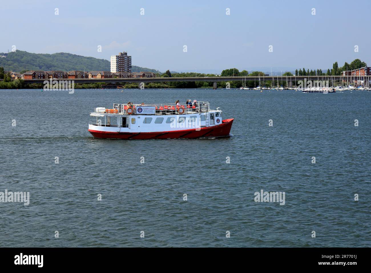 Vergnügungsboot in Cardiff Bay, Cardiff Szene. Juni 2023. Sommer. Stockfoto