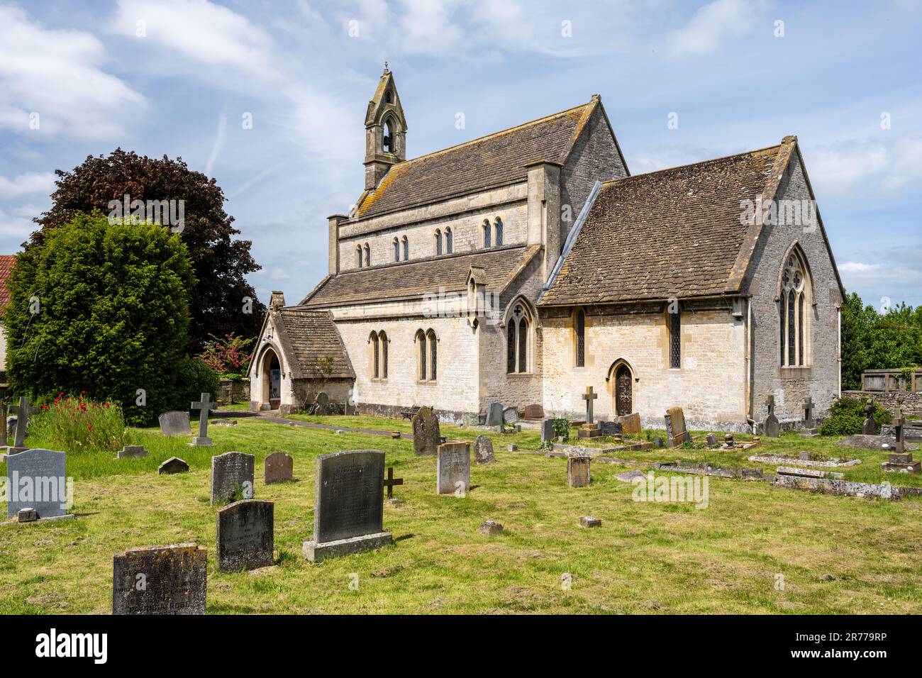 Die traditionelle Pfarrkirche St. Giles in Hillesley in Gloucestershire, England. Stockfoto