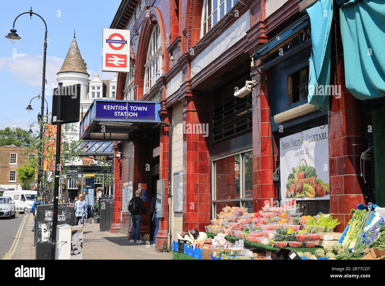Außenansicht des U-Bahnhofs/Bahnhofs von Kentish Town. Die Northern Line wird am 26. 2023. Juni für ein Jahr stillgelegt, um Verbesserungen zu ermöglichen, Nord-London. Stockfoto