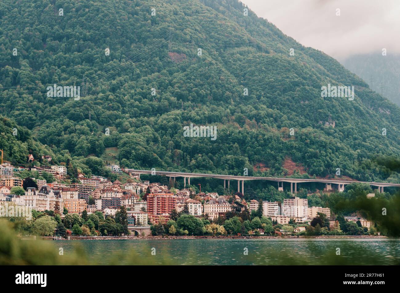Frühlingslandschaft der Stadt Montreux, Genfer See, Schweiz Stockfoto