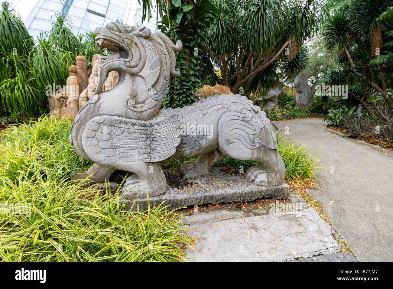 Drachenstein-Skulptur. Gärten an der Bucht, Singapur Stockfoto