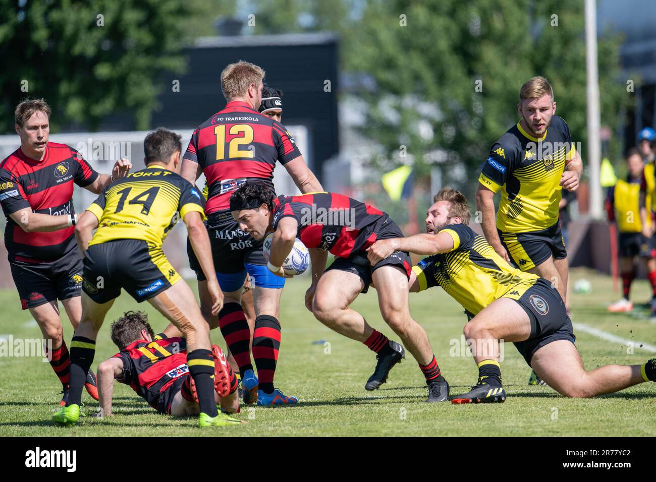 Rugby-Spiel zwischen NRK Trojan (schwarz-rot) und Stockholm Exiles in Norrköping am 10. Juni 2023 in der Bollspelaren Arena. Stockfoto