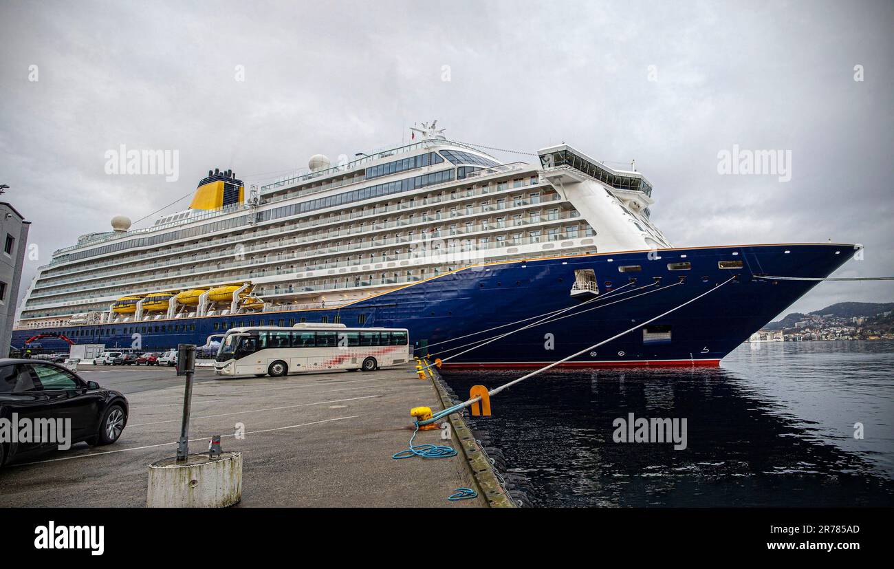Angedocktes Kreuzschiff in Bergen, Norwegen. Stockfoto