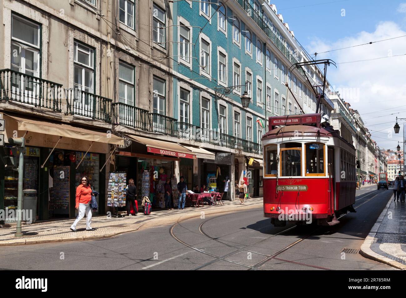 Lissabon, Portugal - Juni 02 2018: Seilbahn in den Straßen von Lissabon. Stockfoto