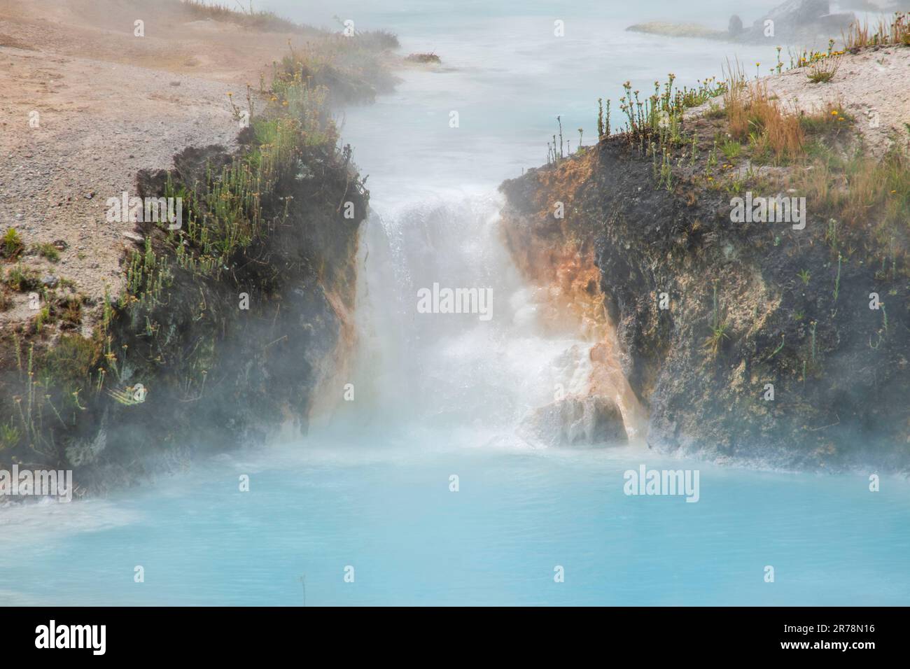 Hot Creek Geological Site ist die Heimat von heißen Quellen in der Nähe der Stadt Mammoth Lakes, Mono County, CA. Stockfoto