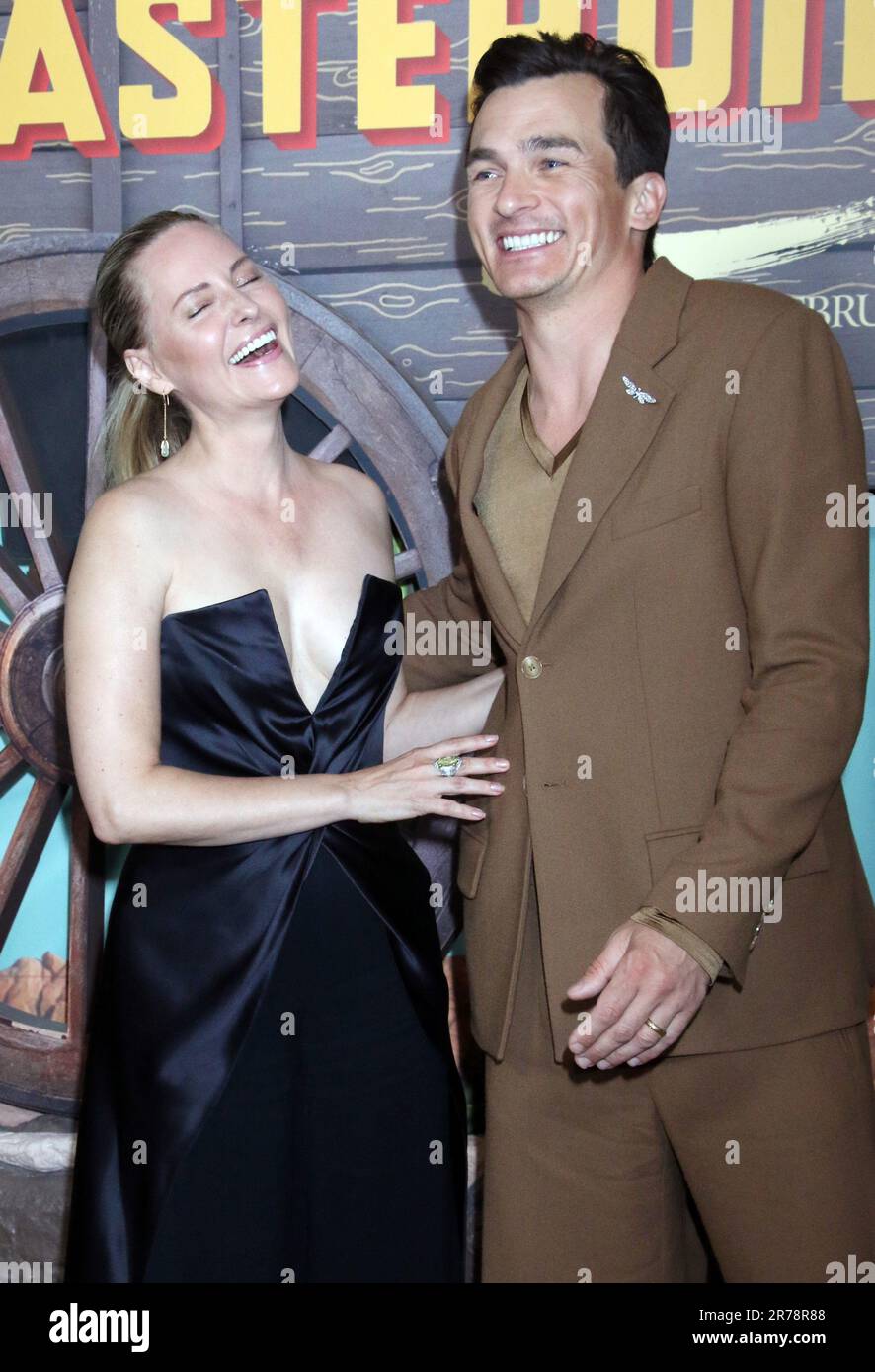 New York, New York, USA. 13. Juni 2023. Aimee Mullins und Rupert Friend auf der NY-Premiere von Asteroid City am 13. Juni 2023 in Alice Tully Hall in New York City. Kredit: Rw/Media Punch/Alamy Live News Stockfoto