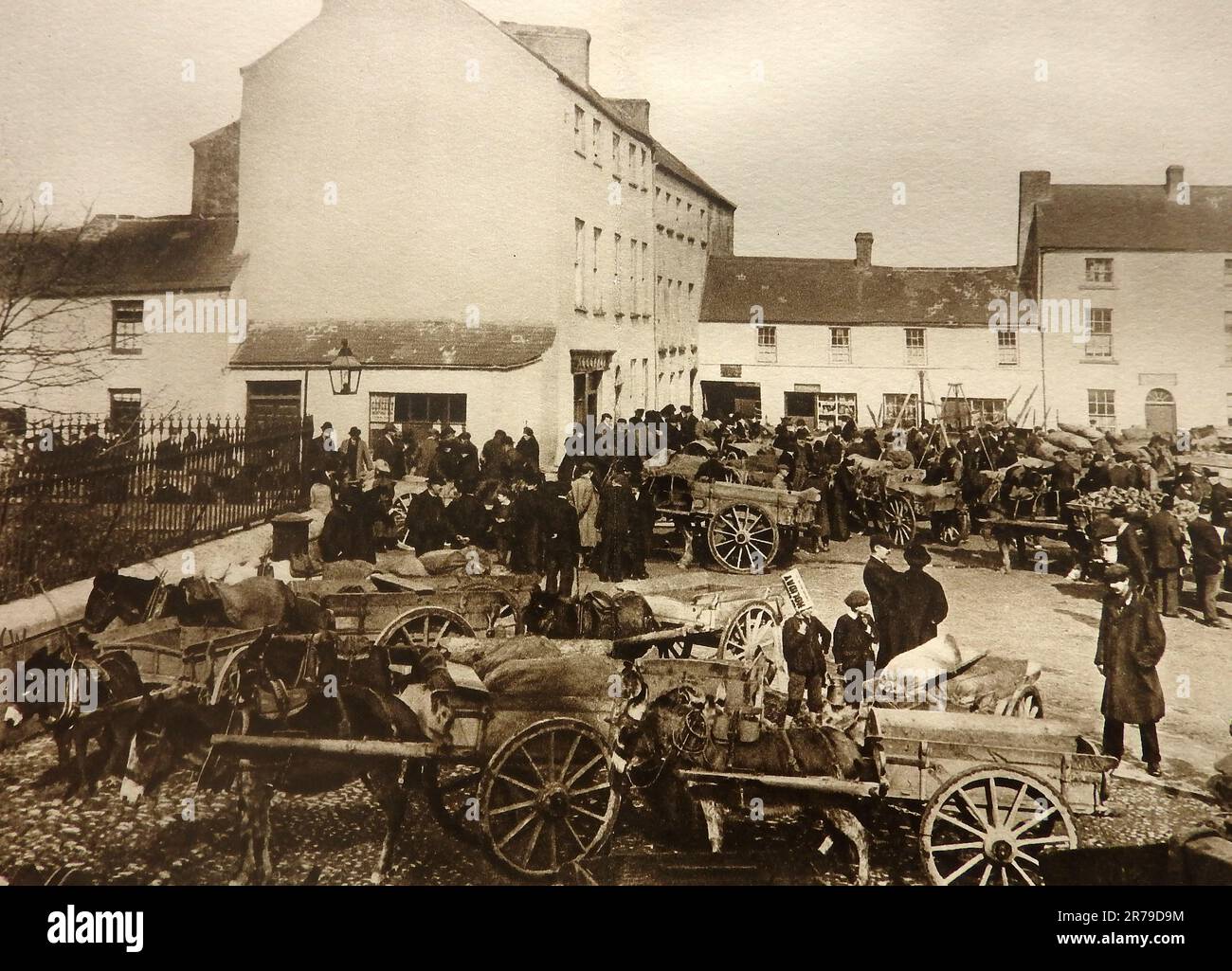 Ein 1931-Sterne-Blick auf eine typische Landmesse in Irland. Stockfoto