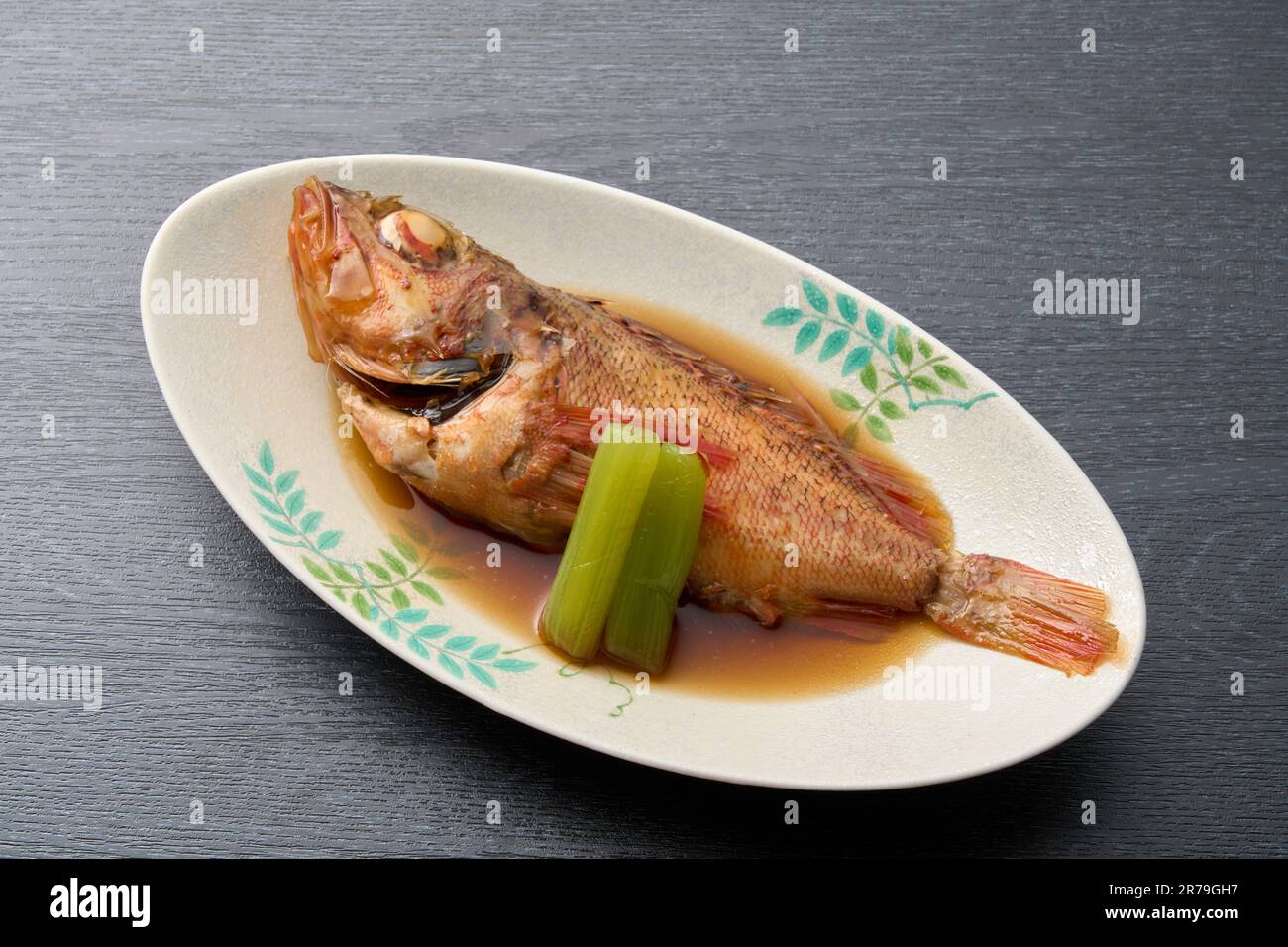 Japanisches Fischgericht, gekochte Rübe Stockfoto