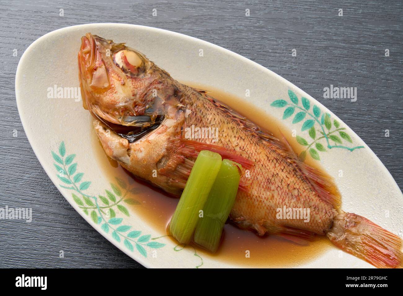 Japanisches Fischgericht, gekochte Rübe Stockfoto