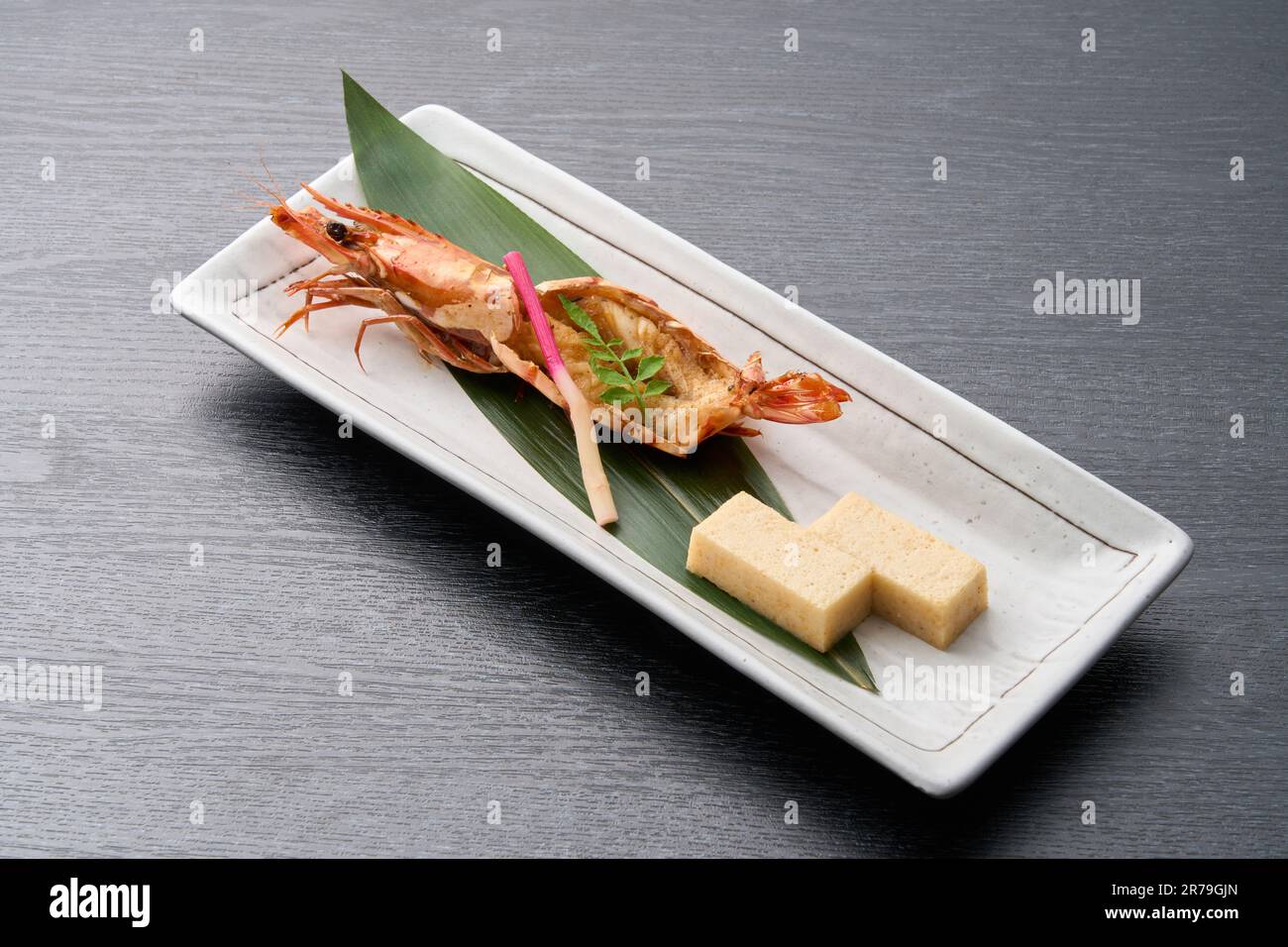 Japanische Küche, salzgegrillte Garnelen Stockfoto