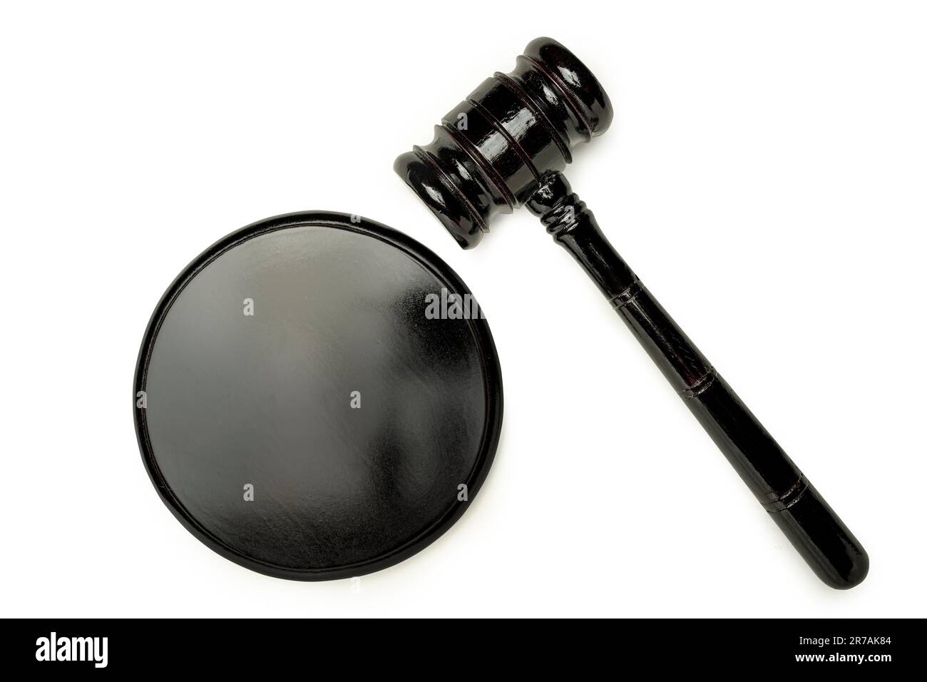 Beurteilen Sie Hammer und Soundboard auf weißem Hintergrund. Recht und Gerechtigkeit Stockfoto