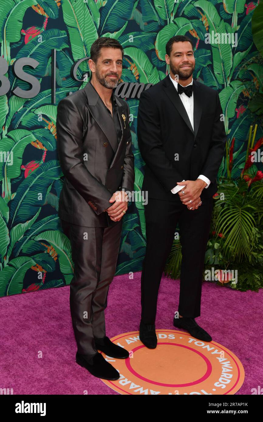 Aaron Rodgers und CJ Uzomah Stockfoto