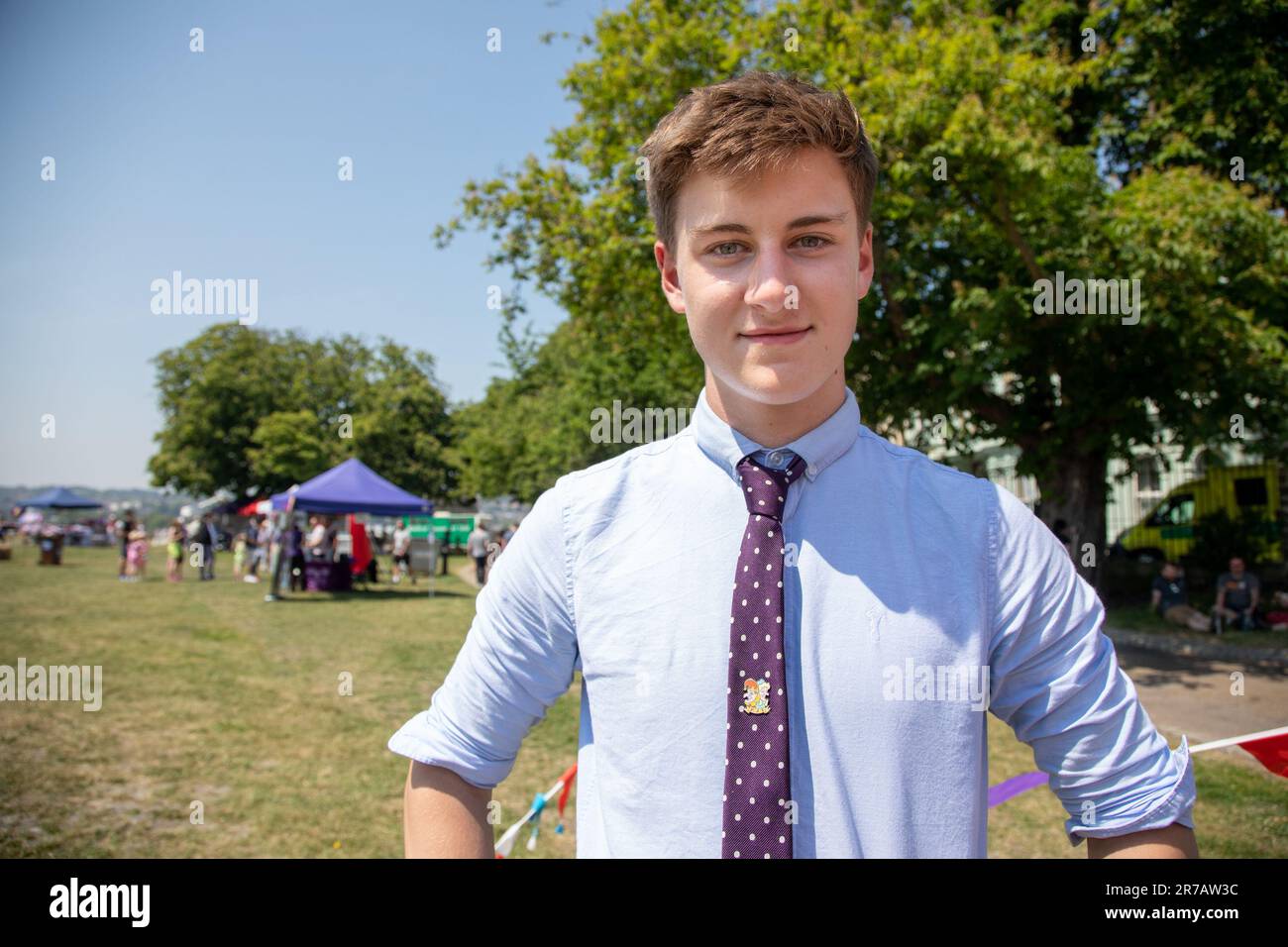 Josh Neville, 15, ist das jüngste Vollmitglied der Punch & Judy Society of England und tritt in den Sommermonaten an den meisten Wochenenden auf. Stockfoto