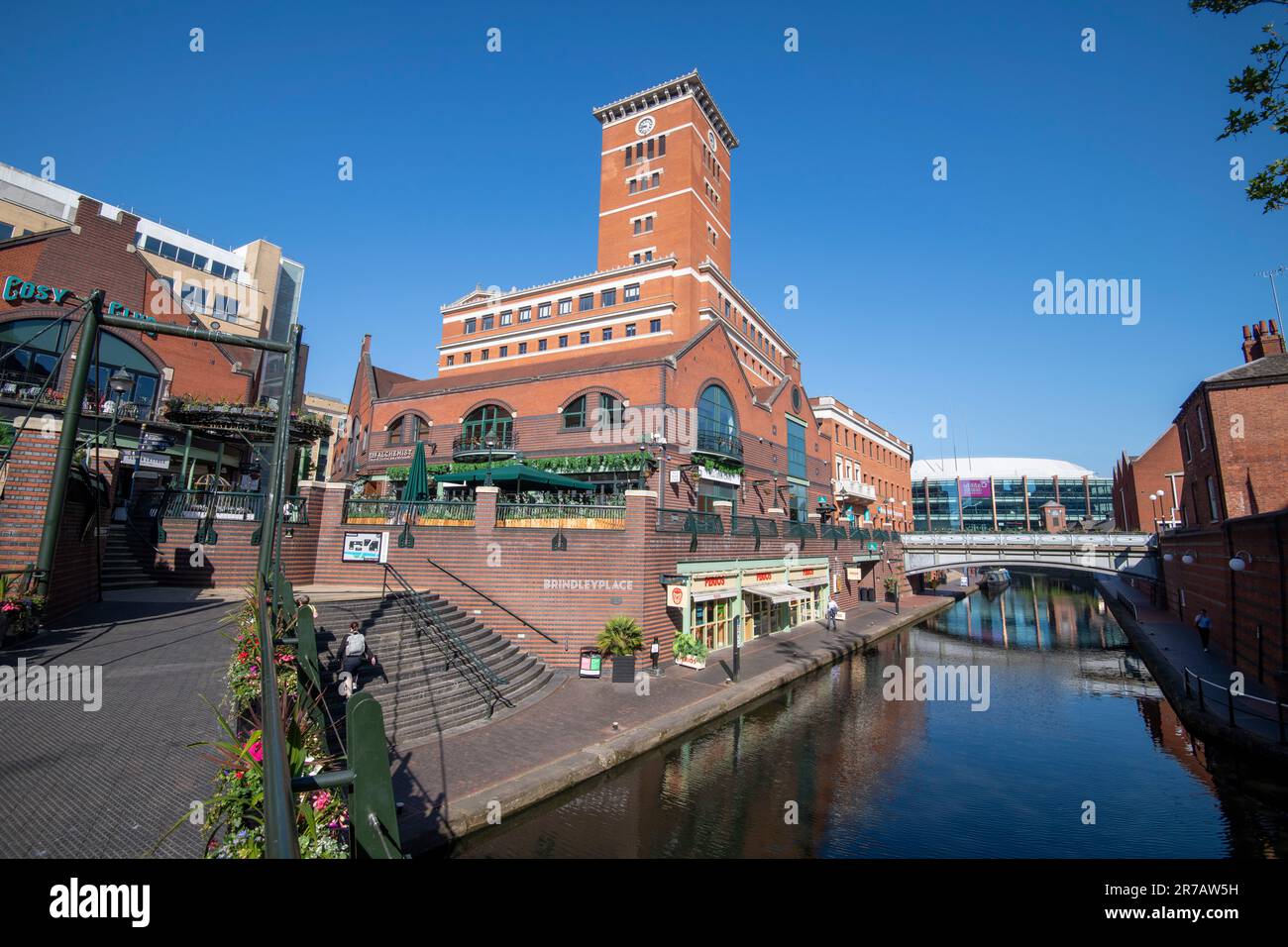 Sonnigen Sommertag an Brindley Place in Birmingham, West Midlands, England, Großbritannien Stockfoto