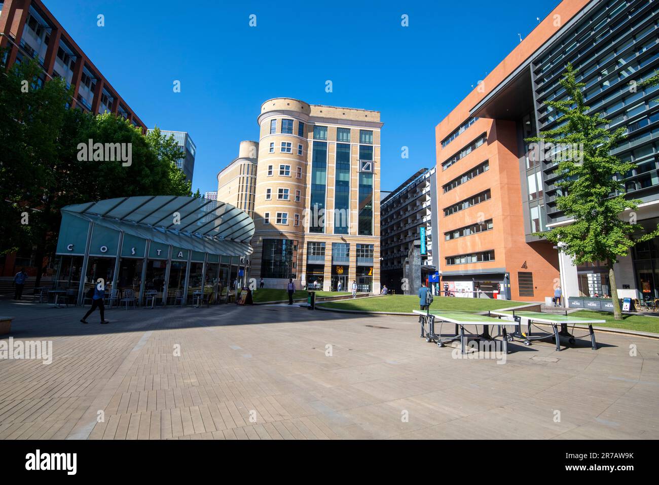 Sonnigen Sommertag an Brindley Place in Birmingham, West Midlands, England, Großbritannien Stockfoto