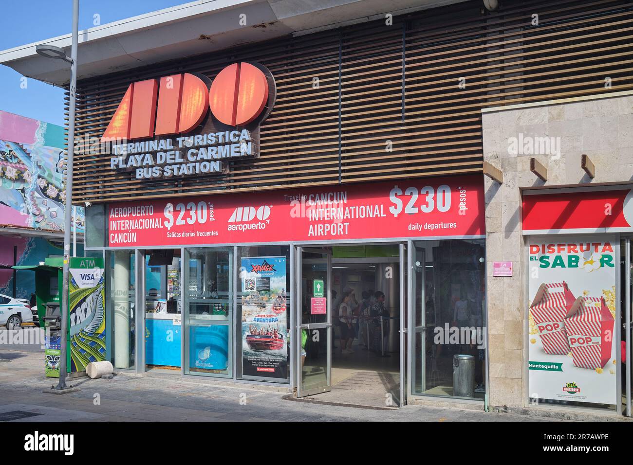 BUSBAHNHOF ADO in Playa Del Carmen Yucatan Mexixo Stockfoto