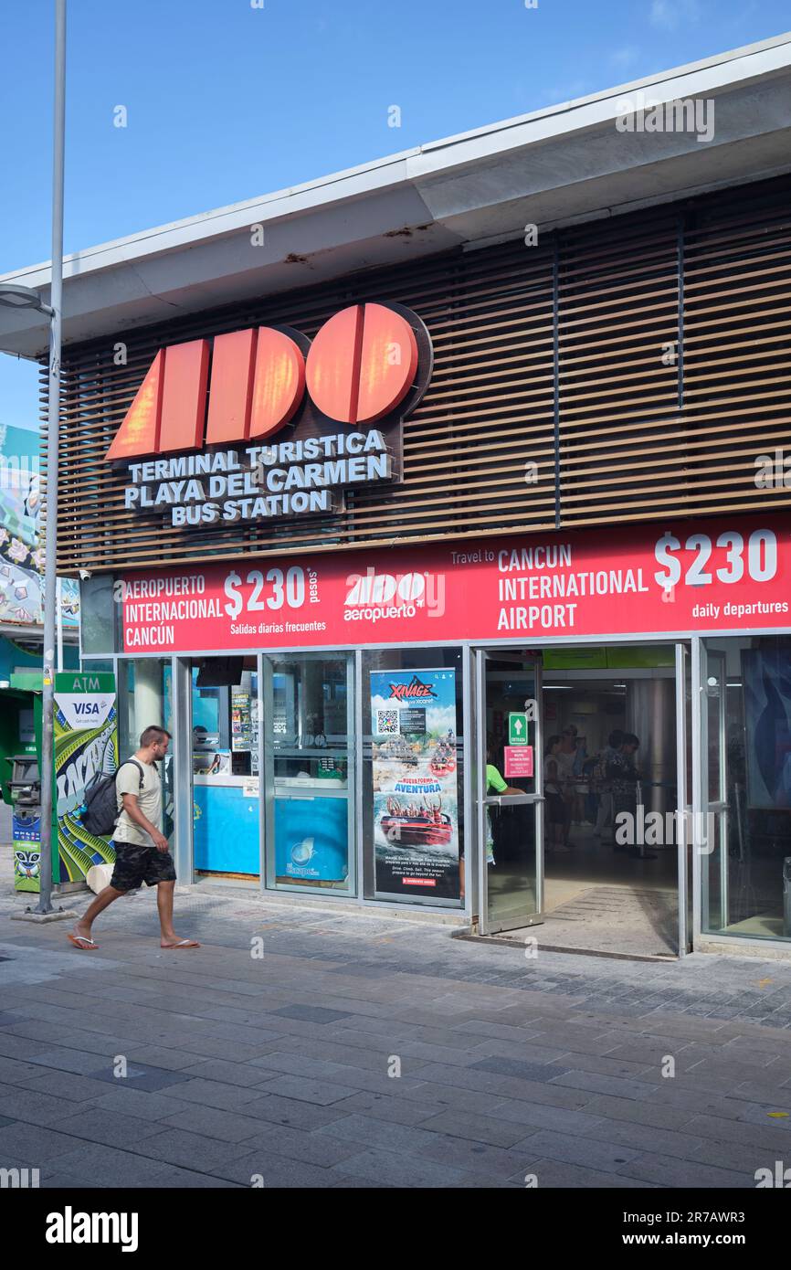 BUSBAHNHOF ADO in Playa Del Carmen Yucatan Mexixo Stockfoto