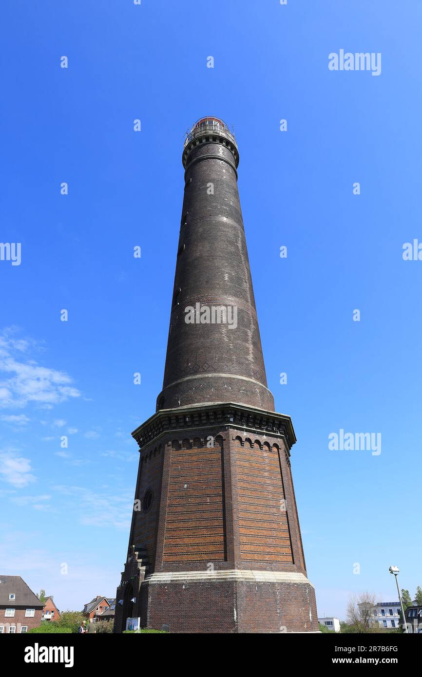 Leuchtturm auf der Insel Borkum vor einem blauen Himmel Stockfoto