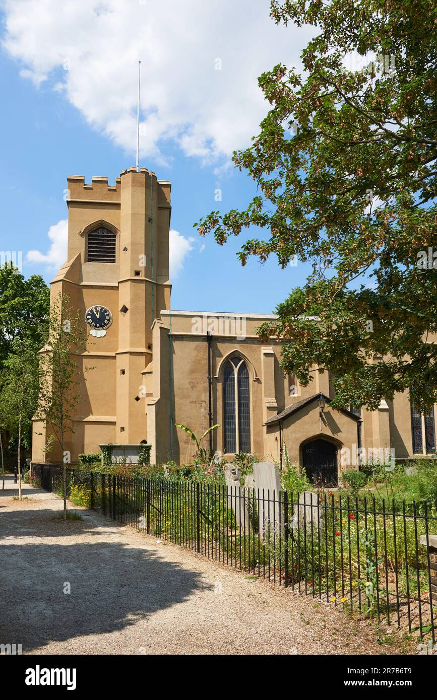 Die historische denkmalgeschützte Kirche St. Mary, Walthamstow Village, London UK Stockfoto