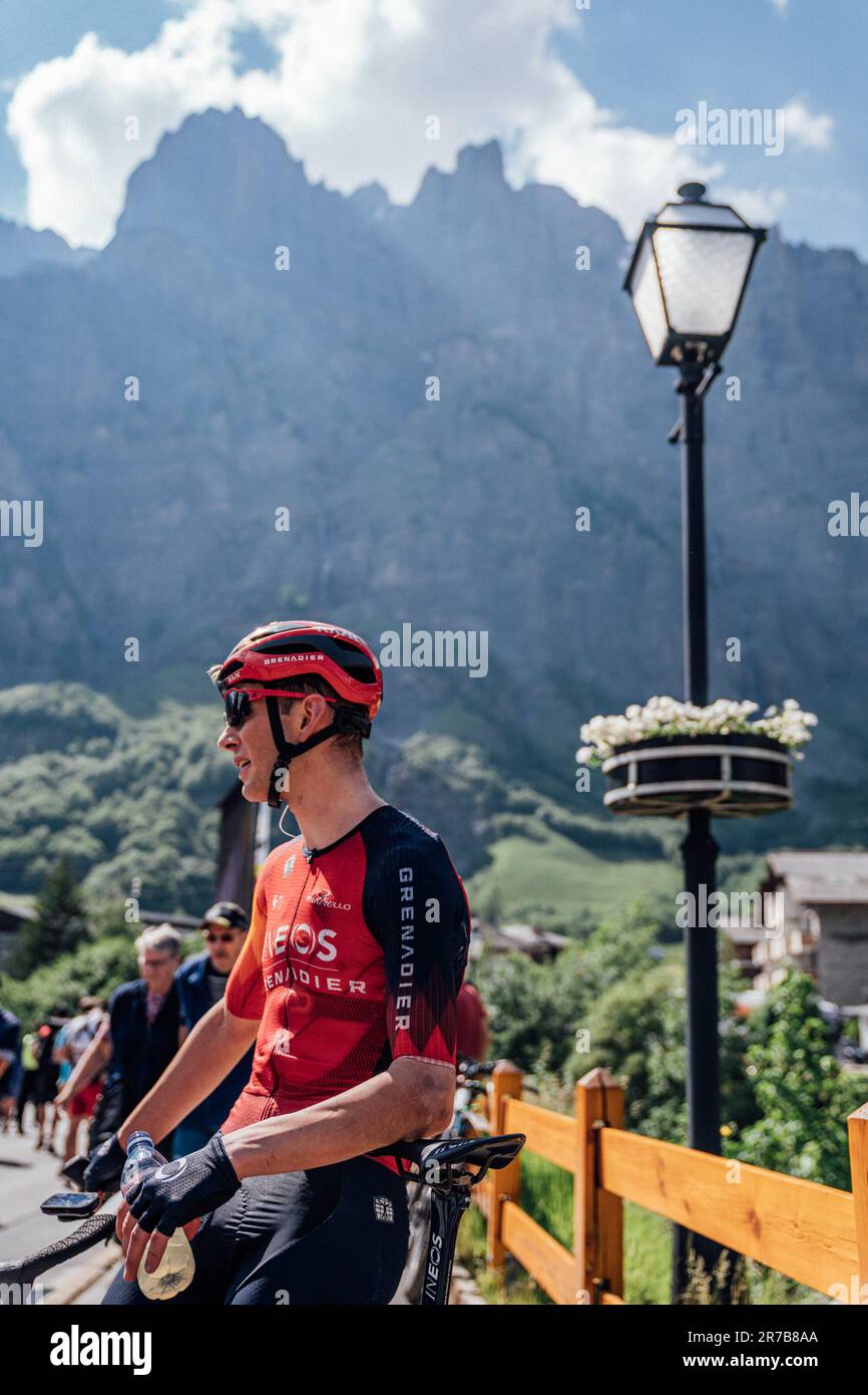 Leukerbad, Schweiz. 14. Juni 2023. Bild von Zac Williams/SWpix.com- 14/06/2023 - Radfahren - 2023 Tour de Suisse - Stage 4 - Magnus Sheffield, Ineos Grenadiers. Kredit: SWpix/Alamy Live News Stockfoto