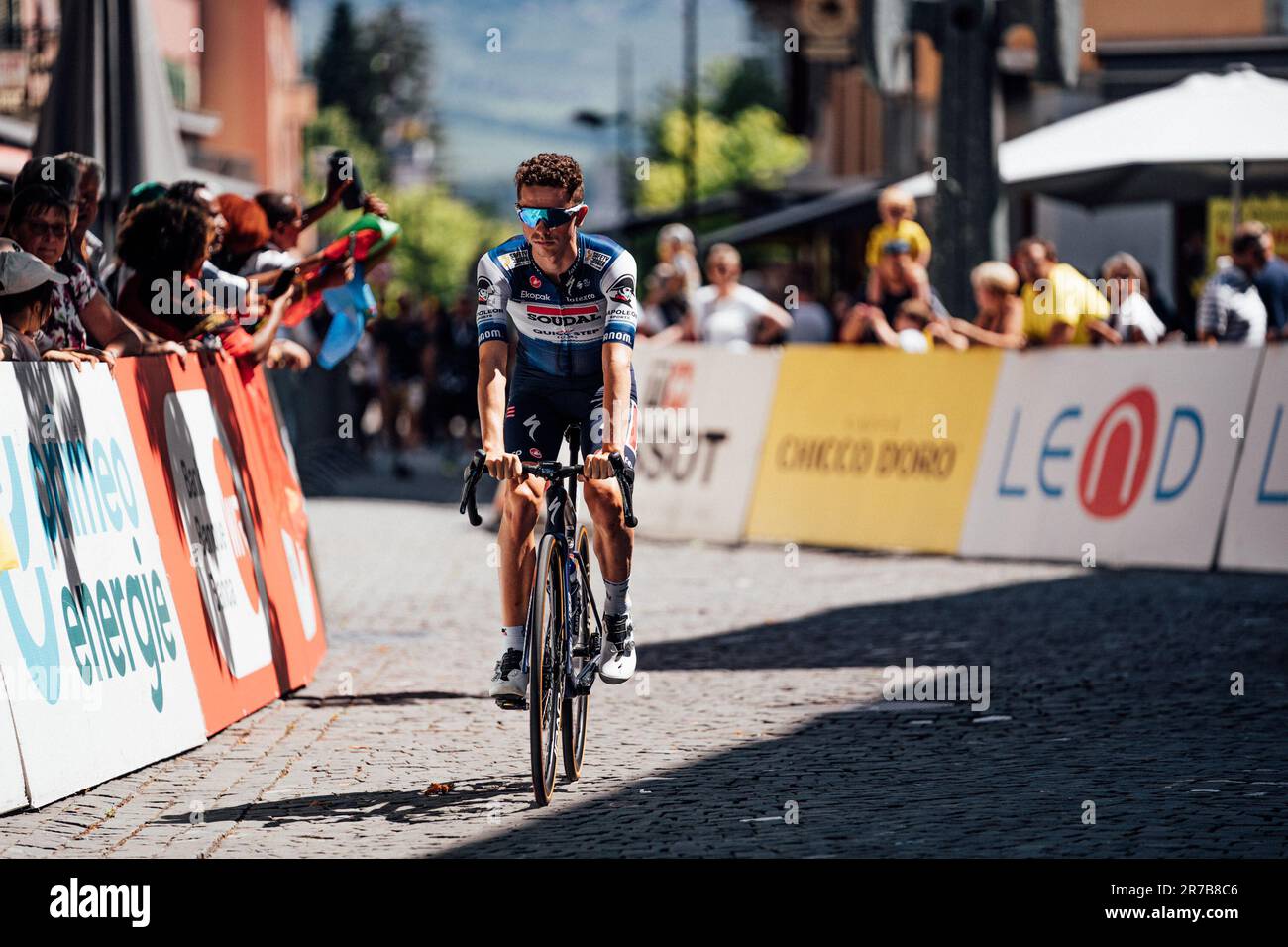 Leukerbad, Schweiz. 14. Juni 2023. Bild von Zac Williams/SWpix.com- 14/06/2023 - Radfahren - 2023 Tour de Suisse - Stage 4 - James Knox, Soudal Quickstep. Kredit: SWpix/Alamy Live News Stockfoto