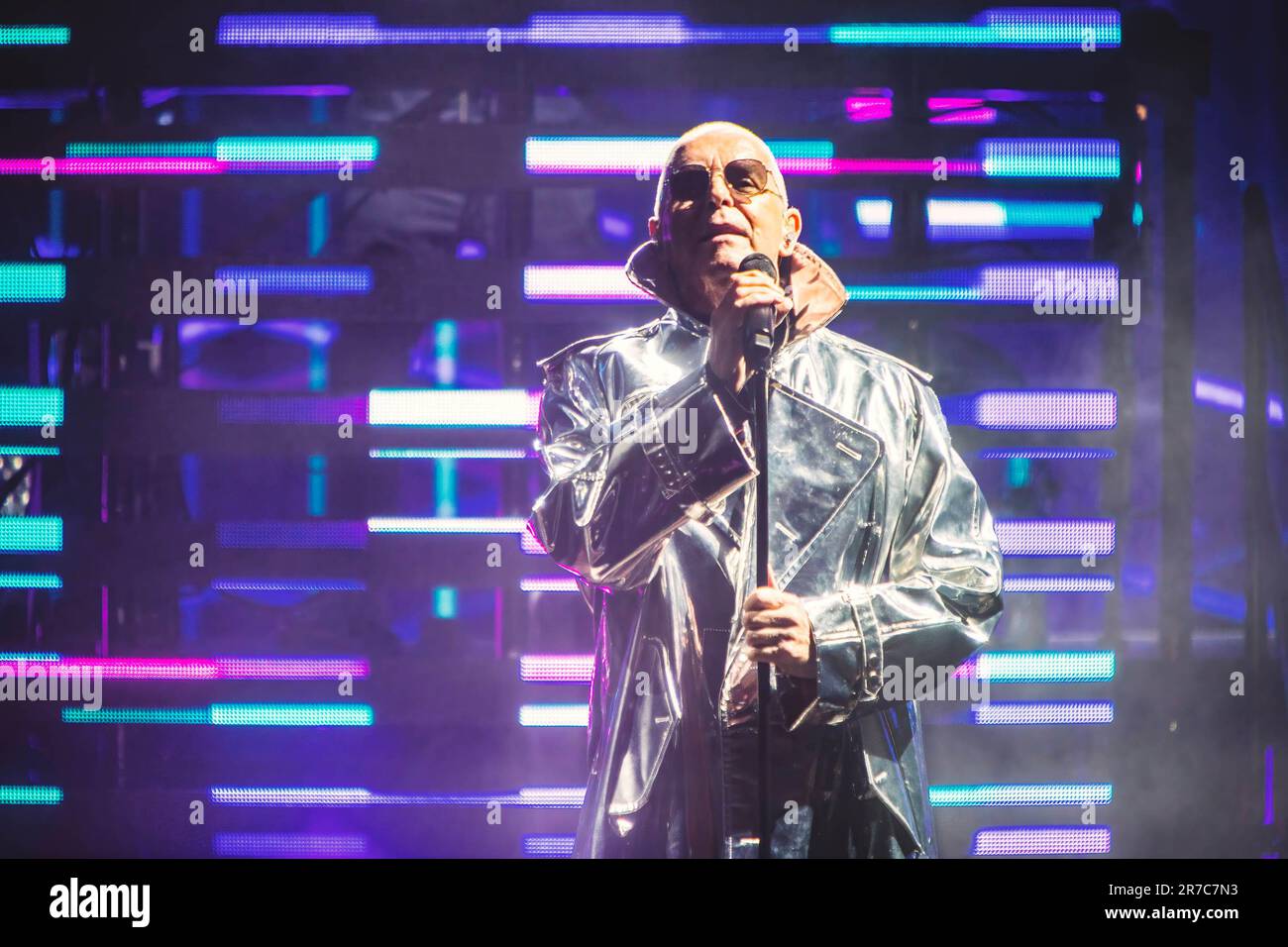 Der englische Sänger, Songwriter, Musikjournalist und Mitbegründer des Synth-Pop-Duos Pet Shop Boys, Neil Tennant tritt auf der Bühne im Auditorium Parco della Musica in Rom auf. Stockfoto