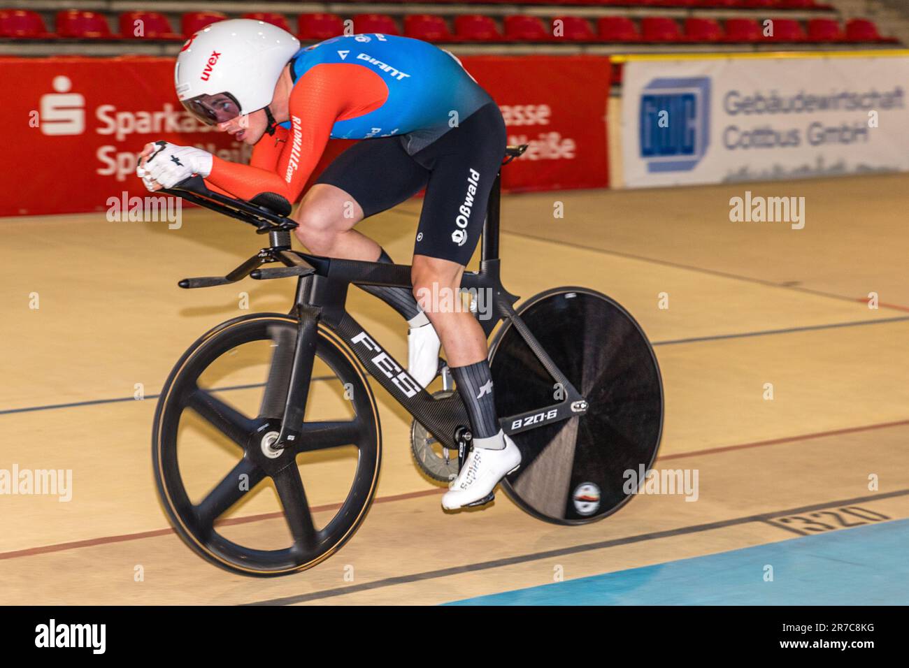 Cottbus, Deutschland. 14. Juni 2023. Nicolas Heinrich (Rad-net Oßwald) reitet auf der deutschen Radsportmeisterschaft 136. auf den ersten Platz in der 4000m. Individualverfolge der Männer. Kredit: Frank Hammerschmidt/dpa/Alamy Live News Stockfoto