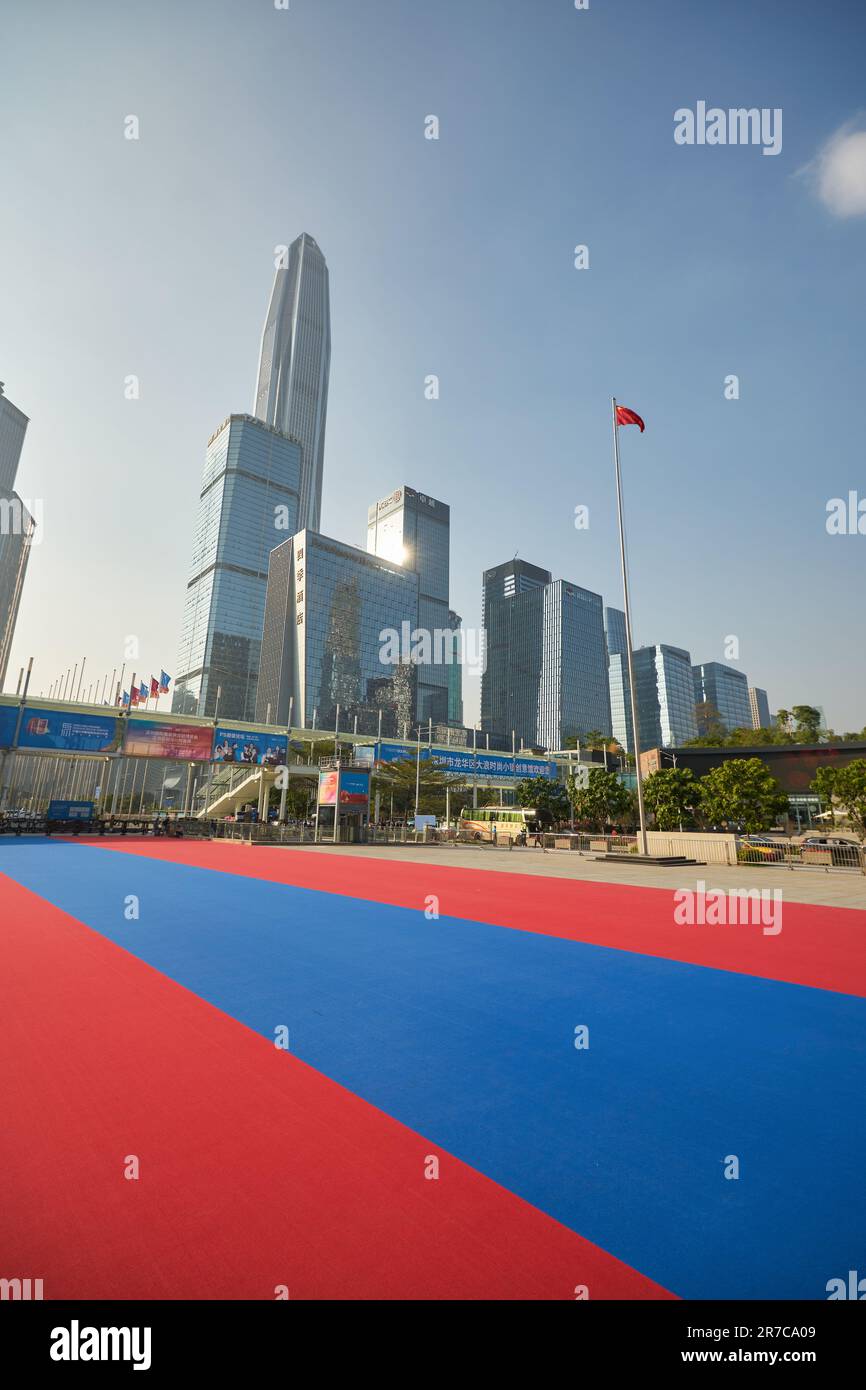 SHENZHEN, CHINA - 27. NOVEMBER 2019: Shenzhen Stadtlandschaft am Tag. Stockfoto