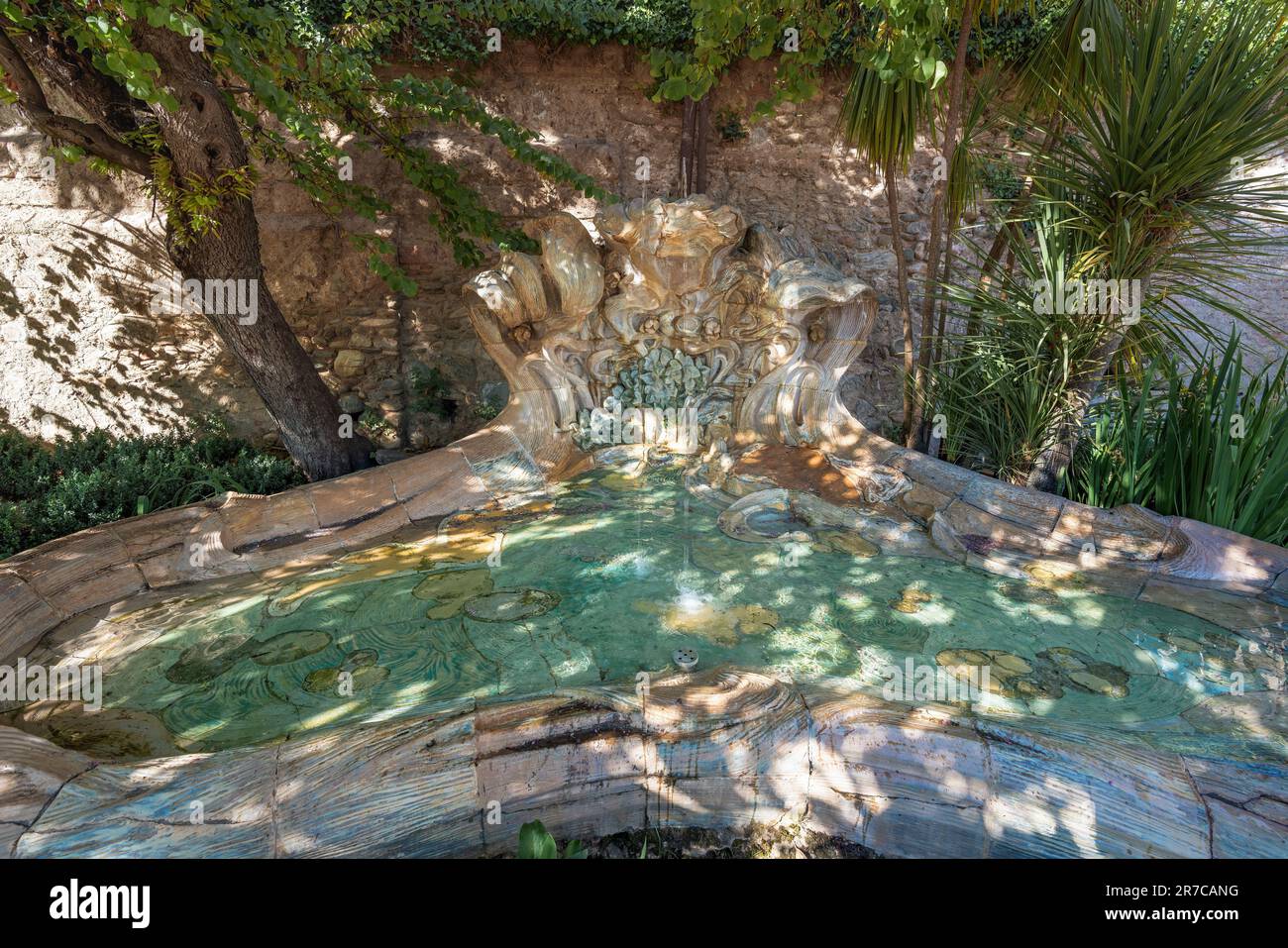 Wellenbrunnen (Fuente de la Ola) in Carmen de los Martires - Granada, Andalusien, Spanien Stockfoto