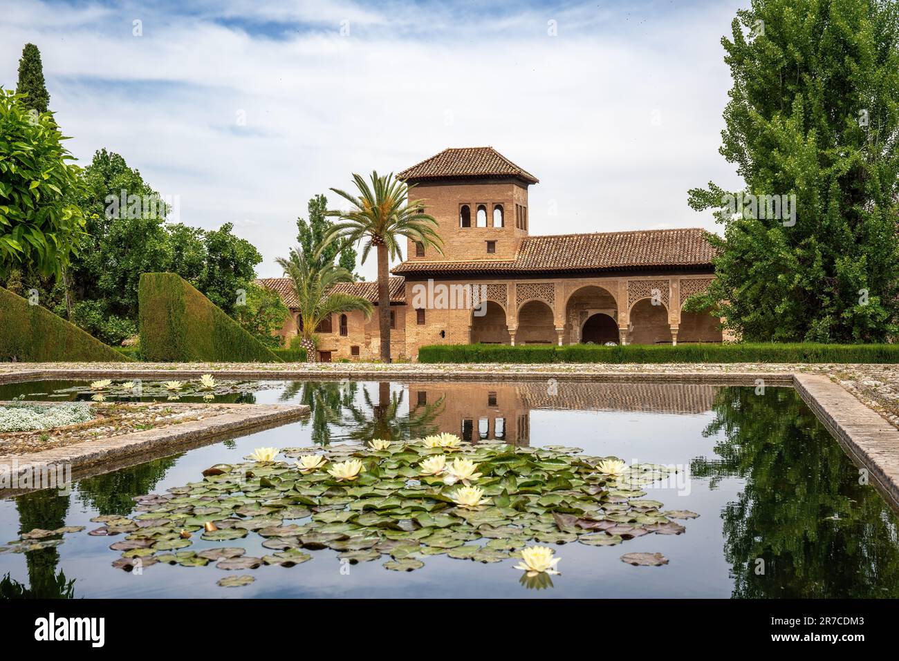 Partalpalast und Gärten im El Partal-Viertel der Alhambra - Granada, Andalusien, Spanien Stockfoto