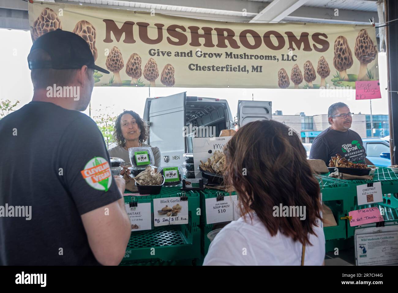 Detroit, Michigan: Pilze werden auf dem Eastern Market, dem großen Bauernmarkt der Stadt, verkauft. Stockfoto