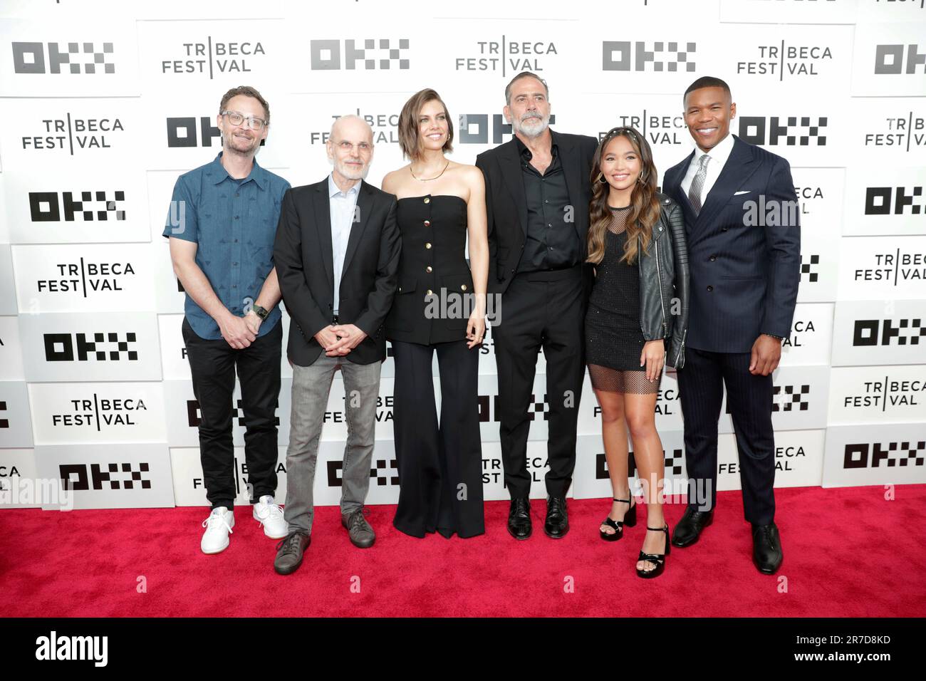 In New York City. 13. Juni 2023. New York, USA, 13. Juni 2023 - Dan McDermott, Zelijko Ivanek, Lauren Cohan, Jeffrey Dean Morgan, Mahina Napoleon und Gaius Charles besuchen The Walking Dead: Dead City Premiere während des Tribeca Festivals 2023 auf der BMCC Tribeca PAC am 13. Juni 2023 in New York City.Guthaben: Giada Papini Rampelotto/EuropaNewswire/dpa/Alamy Live News Stockfoto