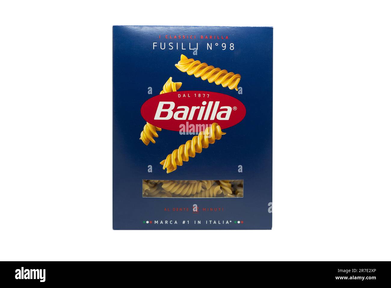 Eriwan, Armenien, 28. Mai 2023: Italienische Barilla Fusilli-Pasta in einer Schachtel auf einem weißen Tisch. Barilla ist ein italienisches Lebensmittelunternehmen Stockfoto