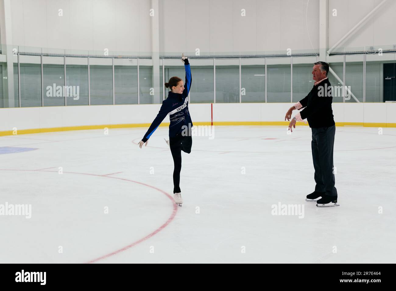 14. Juni 2023. Das Lee Valley Ice Skating Centre wird von Robin Cousins auf einer Veranstaltung eröffnet, an der lokale Teams und Schulen teilnehmen. Stockfoto