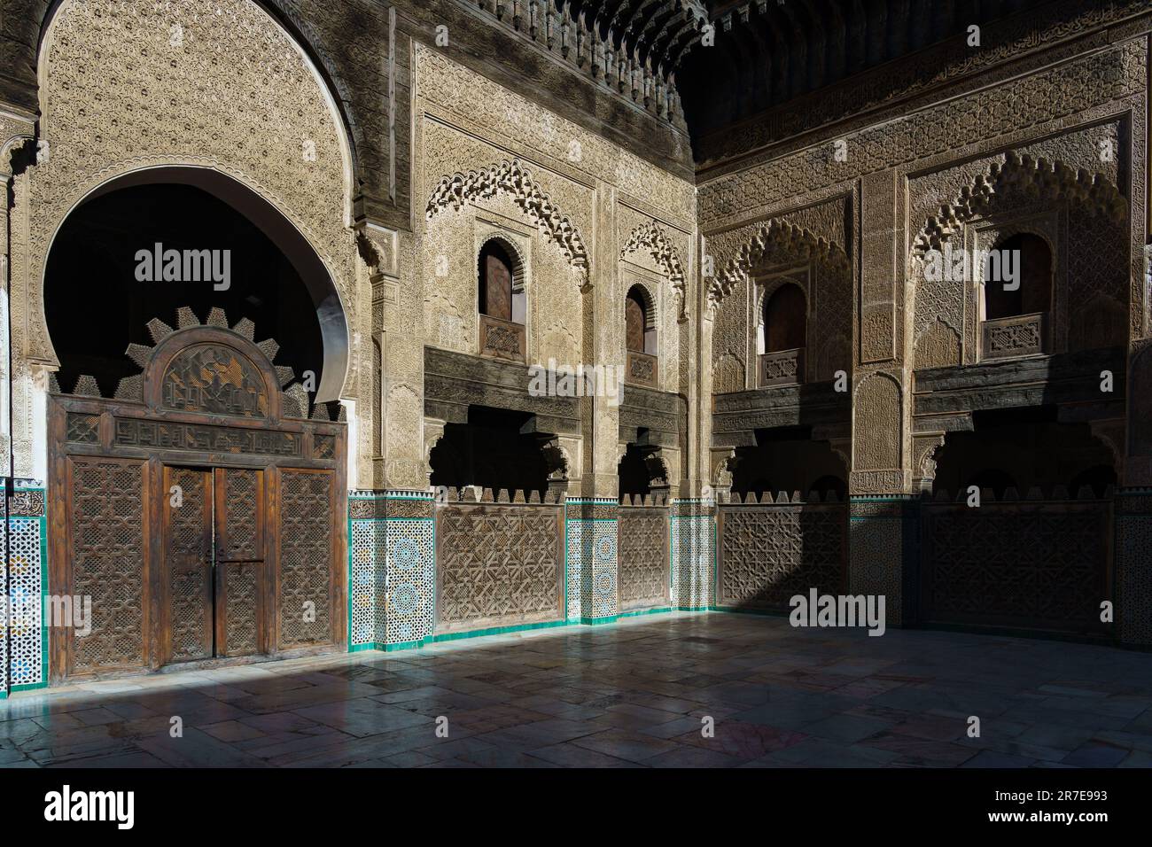 Marokko. Fez. Medersa Bou 'Inania, erbaut zwischen 1350 und 1355 für Sultan Abou 'Inan Faris unter der Merinid-Dynastie. Stockfoto