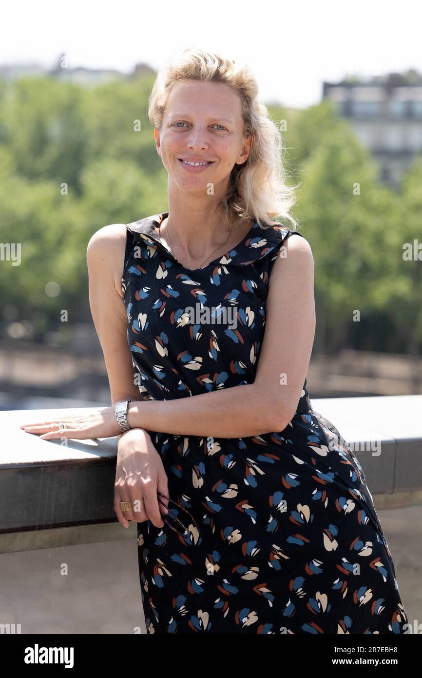 Paris, Frankreich. 13. Juni 2023. Die Schriftstellerin, Historikerin Amelie de Bourbon-Parme ist die Tochter von Laure Le Bourgeois, und Prinz Michel de Bourbon-Parme hat gerade ihr Buch aus dem Jahr 3. in der Gallimard-Ausgabe, Les trafiquants d'éternité L'AMBITION, Paris, geschrieben, am 13. Juni 2023, Frankreich. Foto: David Niviere/ABACAPRESS.COM Kredit: Abaca Press/Alamy Live News Stockfoto