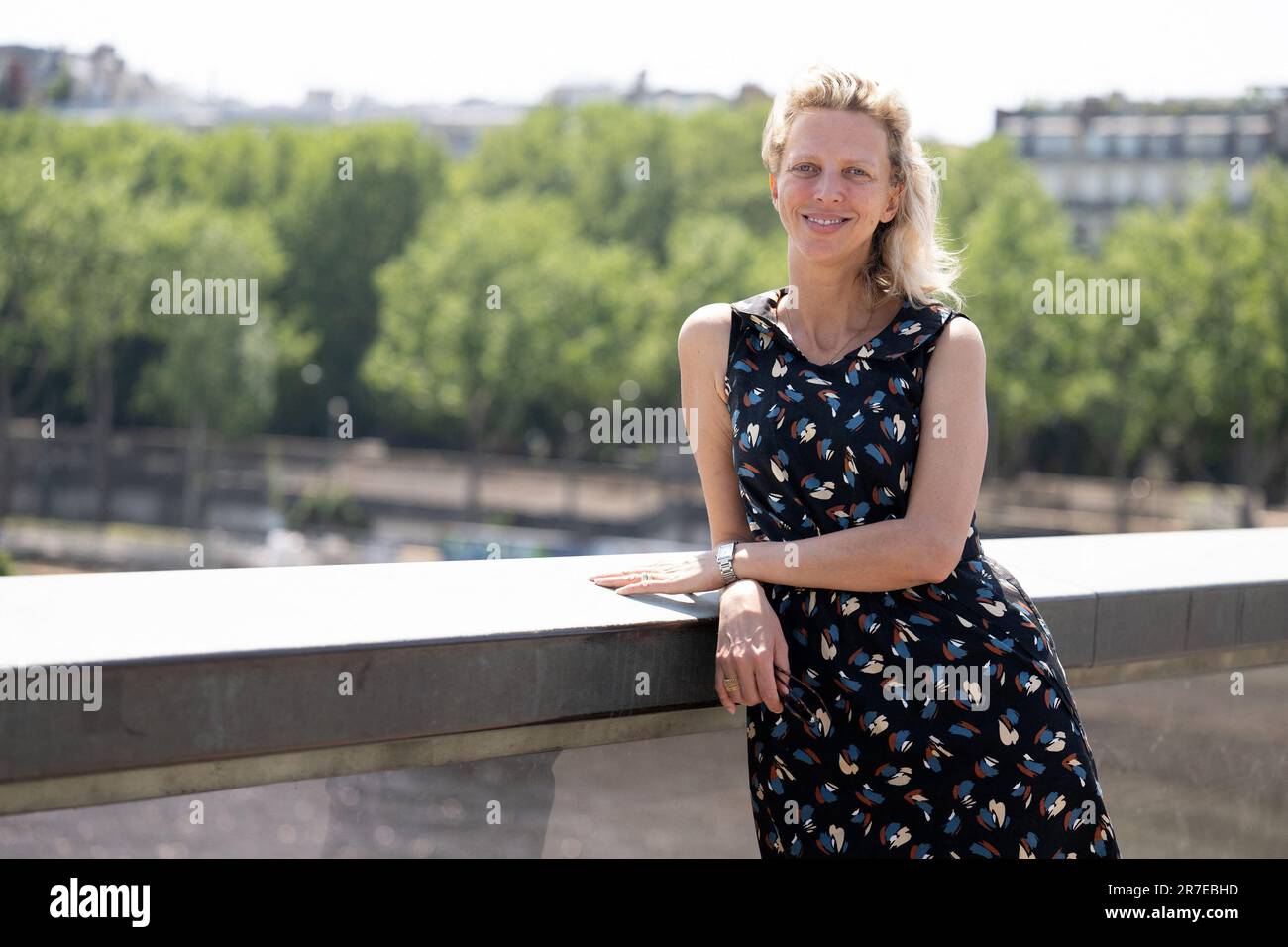 Paris, Frankreich. 13. Juni 2023. Die Schriftstellerin, Historikerin Amelie de Bourbon-Parme ist die Tochter von Laure Le Bourgeois, und Prinz Michel de Bourbon-Parme hat gerade ihr Buch aus dem Jahr 3. in der Gallimard-Ausgabe, Les trafiquants d'éternité L'AMBITION, Paris, geschrieben, am 13. Juni 2023, Frankreich. Foto: David Niviere/ABACAPRESS.COM Kredit: Abaca Press/Alamy Live News Stockfoto