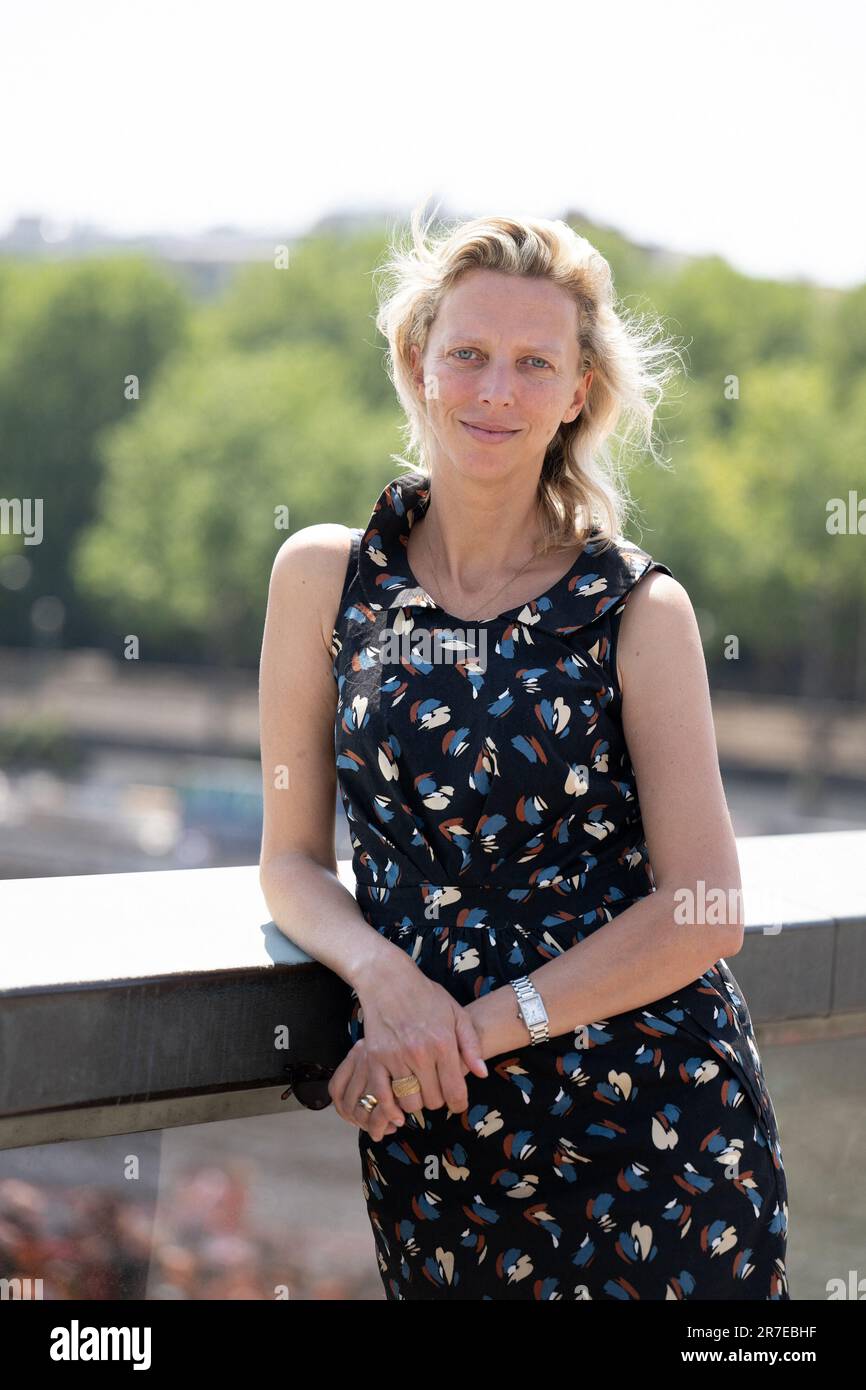 Paris, Frankreich. 13. Juni 2023. Die Schriftstellerin, Historikerin Amelie de Bourbon-Parme ist die Tochter von Laure Le Bourgeois, und Prinz Michel de Bourbon-Parme hat gerade ihr Buch aus dem Jahr 3. in der Gallimard-Ausgabe, Les trafiquants d'éternité L'AMBITION, Paris, geschrieben, am 13. Juni 2023, Frankreich. Foto: David Niviere/ABACAPRESS.COM Kredit: Abaca Press/Alamy Live News Stockfoto