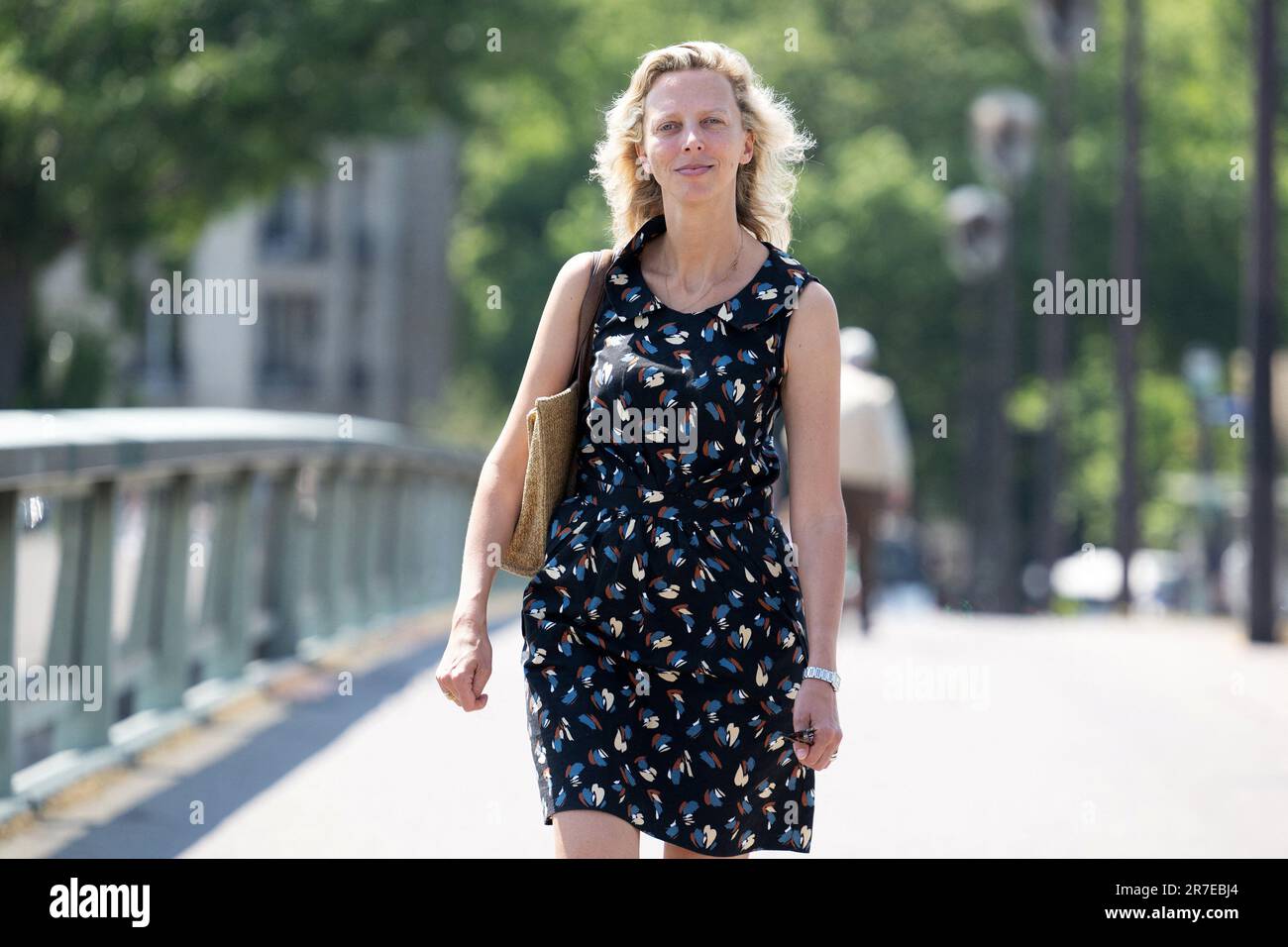 Paris, Frankreich. 13. Juni 2023. Die Schriftstellerin, Historikerin Amelie de Bourbon-Parme ist die Tochter von Laure Le Bourgeois, und Prinz Michel de Bourbon-Parme hat gerade ihr Buch aus dem Jahr 3. in der Gallimard-Ausgabe, Les trafiquants d'éternité L'AMBITION, Paris, geschrieben, am 13. Juni 2023, Frankreich. Foto: David Niviere/ABACAPRESS.COM Kredit: Abaca Press/Alamy Live News Stockfoto