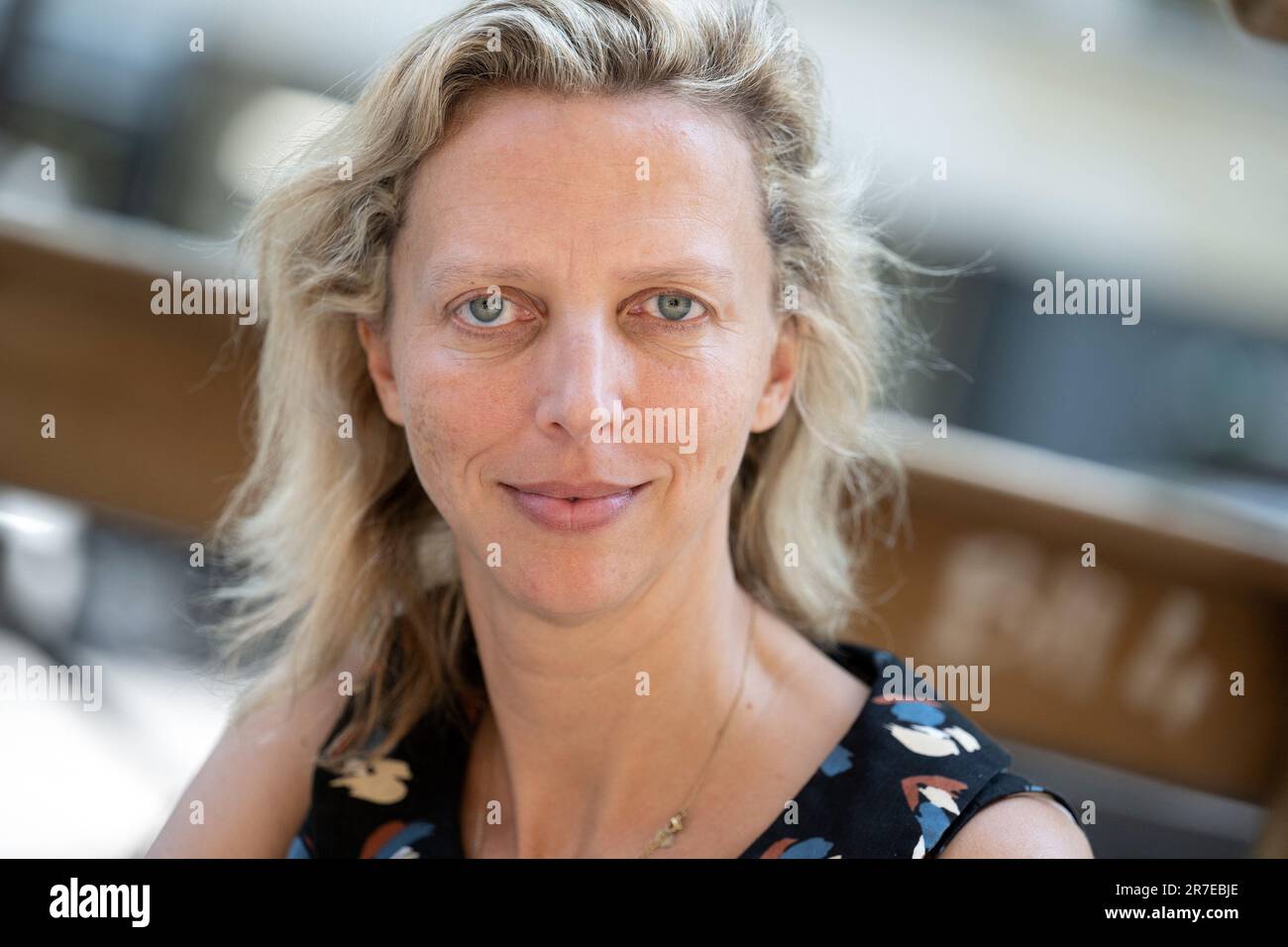 Paris, Frankreich. 13. Juni 2023. Die Schriftstellerin, Historikerin Amelie de Bourbon-Parme ist die Tochter von Laure Le Bourgeois, und Prinz Michel de Bourbon-Parme hat gerade ihr Buch aus dem Jahr 3. in der Gallimard-Ausgabe, Les trafiquants d'éternité L'AMBITION, Paris, geschrieben, am 13. Juni 2023, Frankreich. Foto: David Niviere/ABACAPRESS.COM Kredit: Abaca Press/Alamy Live News Stockfoto