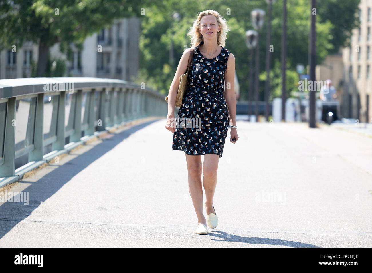 Paris, Frankreich. 13. Juni 2023. Die Schriftstellerin, Historikerin Amelie de Bourbon-Parme ist die Tochter von Laure Le Bourgeois, und Prinz Michel de Bourbon-Parme hat gerade ihr Buch aus dem Jahr 3. in der Gallimard-Ausgabe, Les trafiquants d'éternité L'AMBITION, Paris, geschrieben, am 13. Juni 2023, Frankreich. Foto: David Niviere/ABACAPRESS.COM Kredit: Abaca Press/Alamy Live News Stockfoto
