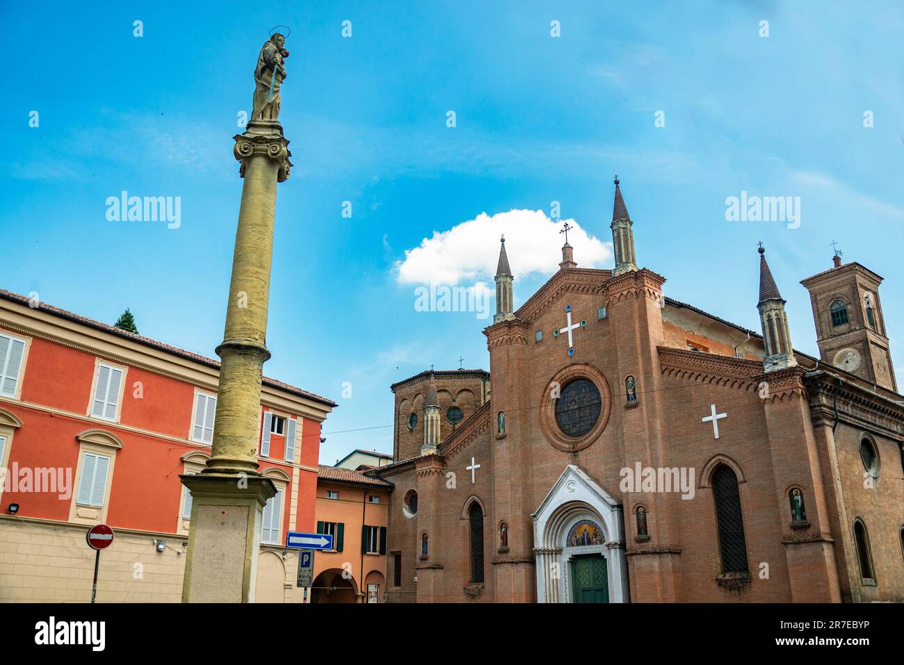 Kirche San Martino in Bologna, Emilia Romagna Italien über oberdan Stockfoto