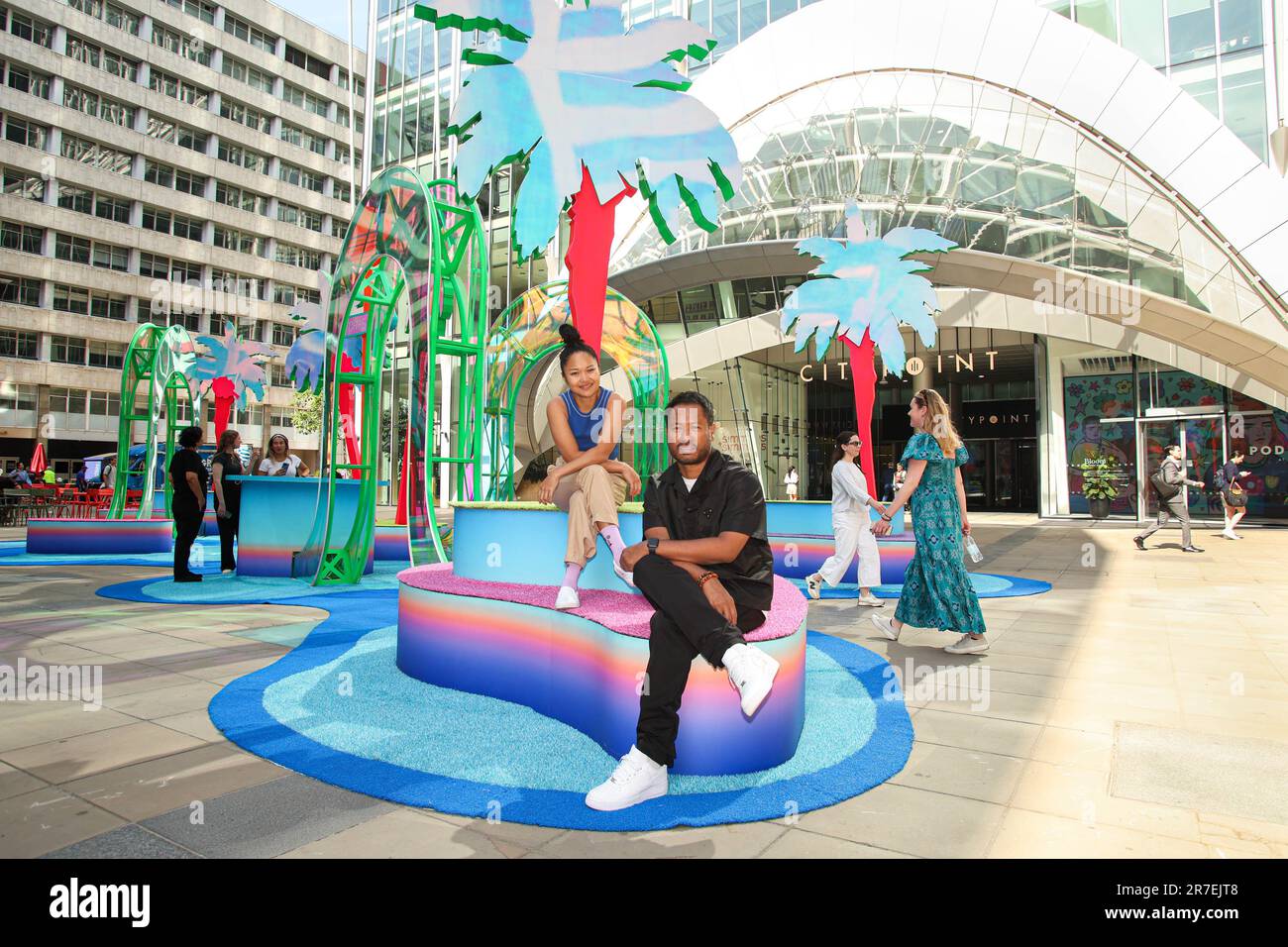 DIE REDAKTION NUTZT NUR das Designstudio Space Objekt aus Singapur und startet im Rahmen des Sommerprogramms von Brookfield Properties die neueste Kunstinstallation „OA-515“ in Citypoint in London. Foto: Donnerstag, 15. Juni 2023. Stockfoto