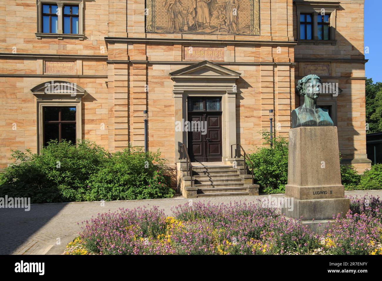 Das Wahnfried House ist das ehemalige Zuhause von Richard Wagner. Seit 1976 beherbergt das Wahnfried House das Richard Wagner Museum mit einer Büste von König Lud Stockfoto