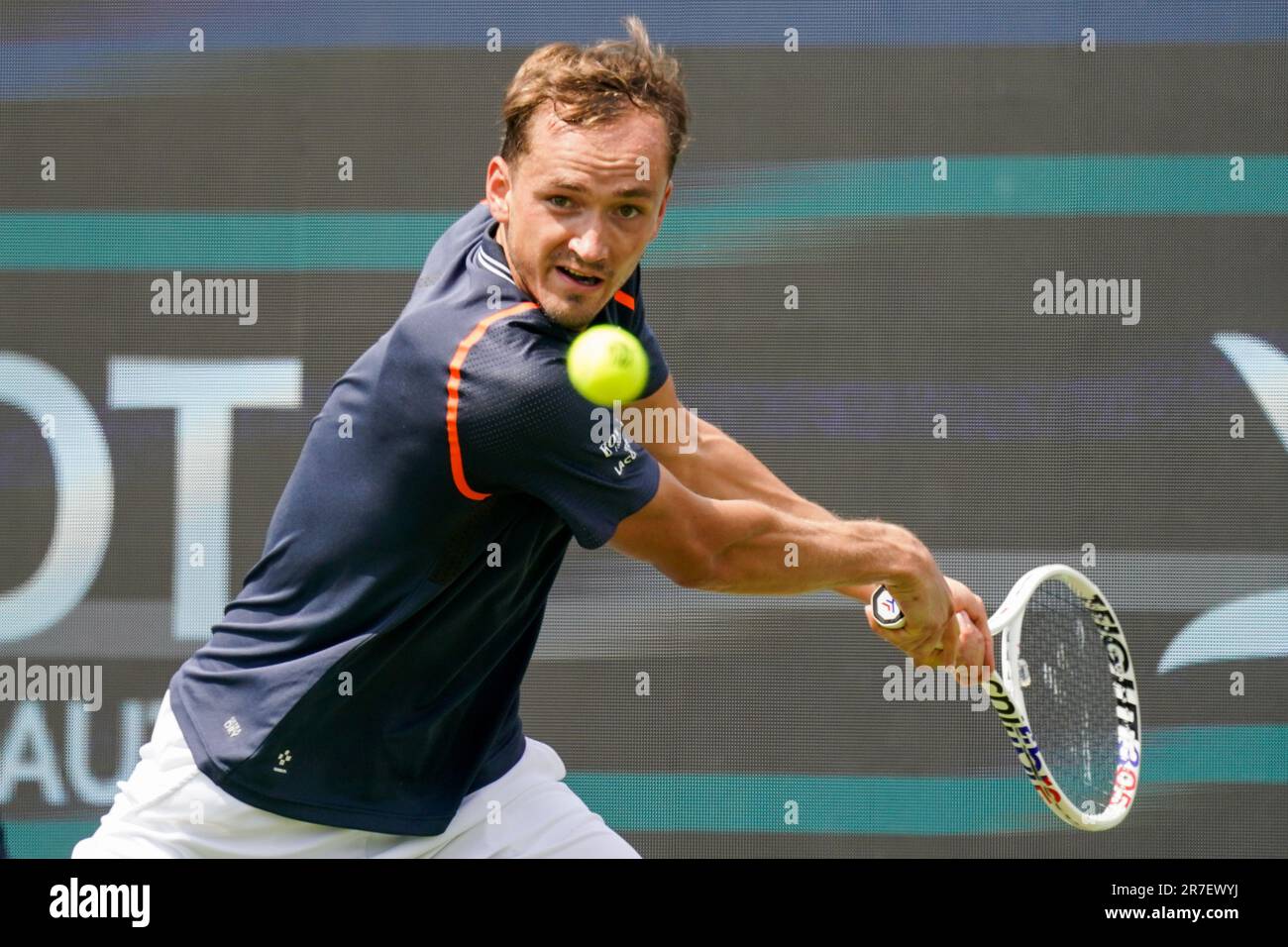 S-HERTOGENBOSCH, NIEDERLANDE - JUNI 15: Daniil Medvedev von Russland in Aktion während des Zweiten Mannarino-Spiels der Männer gegen Adrian Mannarino von Frankreich am 4. Tag der Libema Open Grass Court Championships im Autotron am 15. Juni 2023 in 's-Hertogenbosch, Niederlande (Foto von Joris Verwijst/BSR Agency) Kredit: Orange Pics BV/Alamy Live News Stockfoto